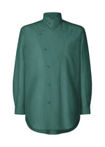 A product shot of the HOMME PLISSE ISSEY MIYAKE CRYSTALLINE WOOL BLEND prêt à porter in green (62).