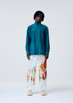 A model wears the HOMME PLISSE ISSEY MIYAKE CRYSTALLINE WOOL BLEND prêt à porter.