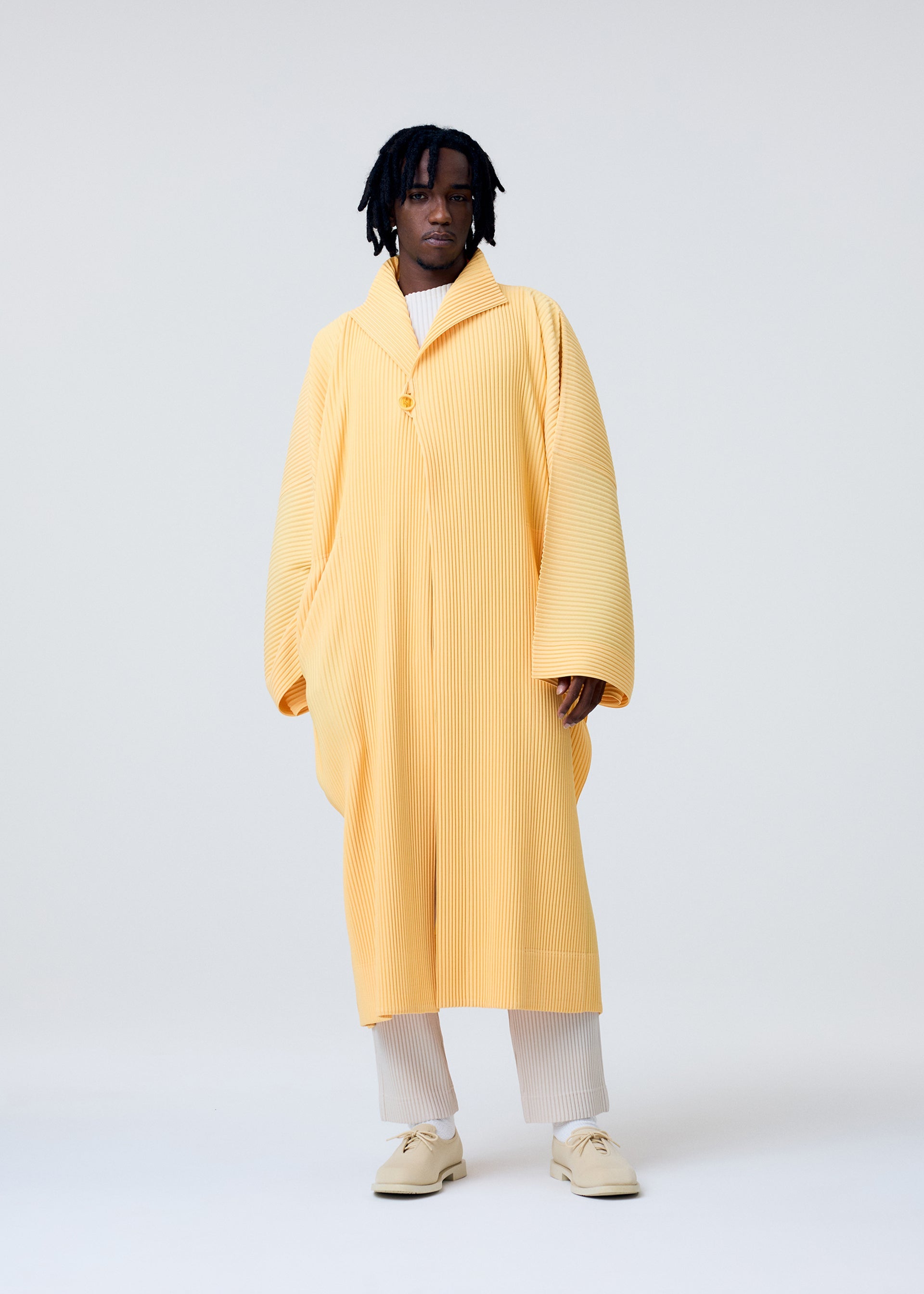 WEAR OR WRAP Coat Eggplant Black – ISSEY MIYAKE EU