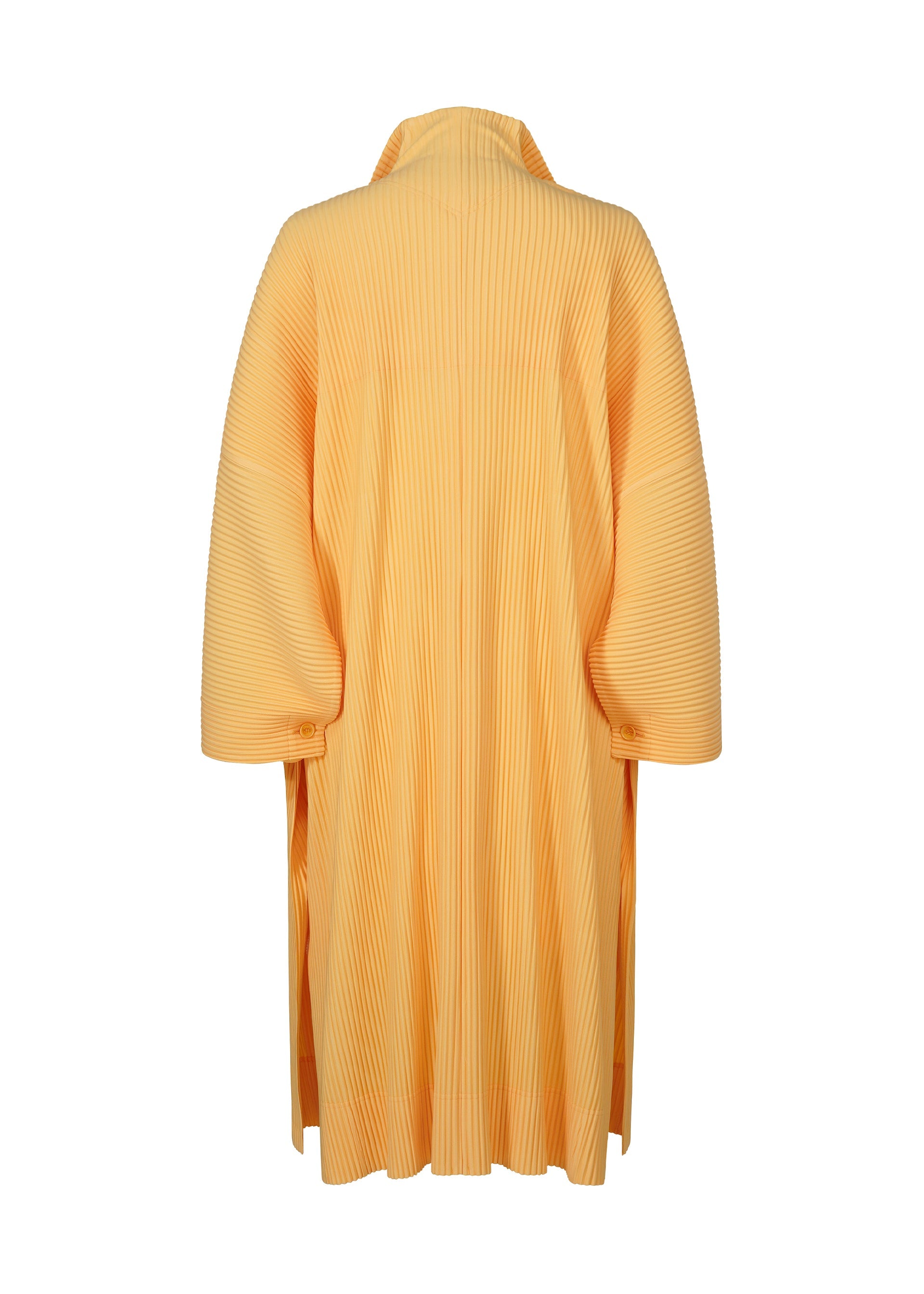 A detail shot of the Homme Plisse Issey Miyake WEAR OR WRAP prêt à porter.