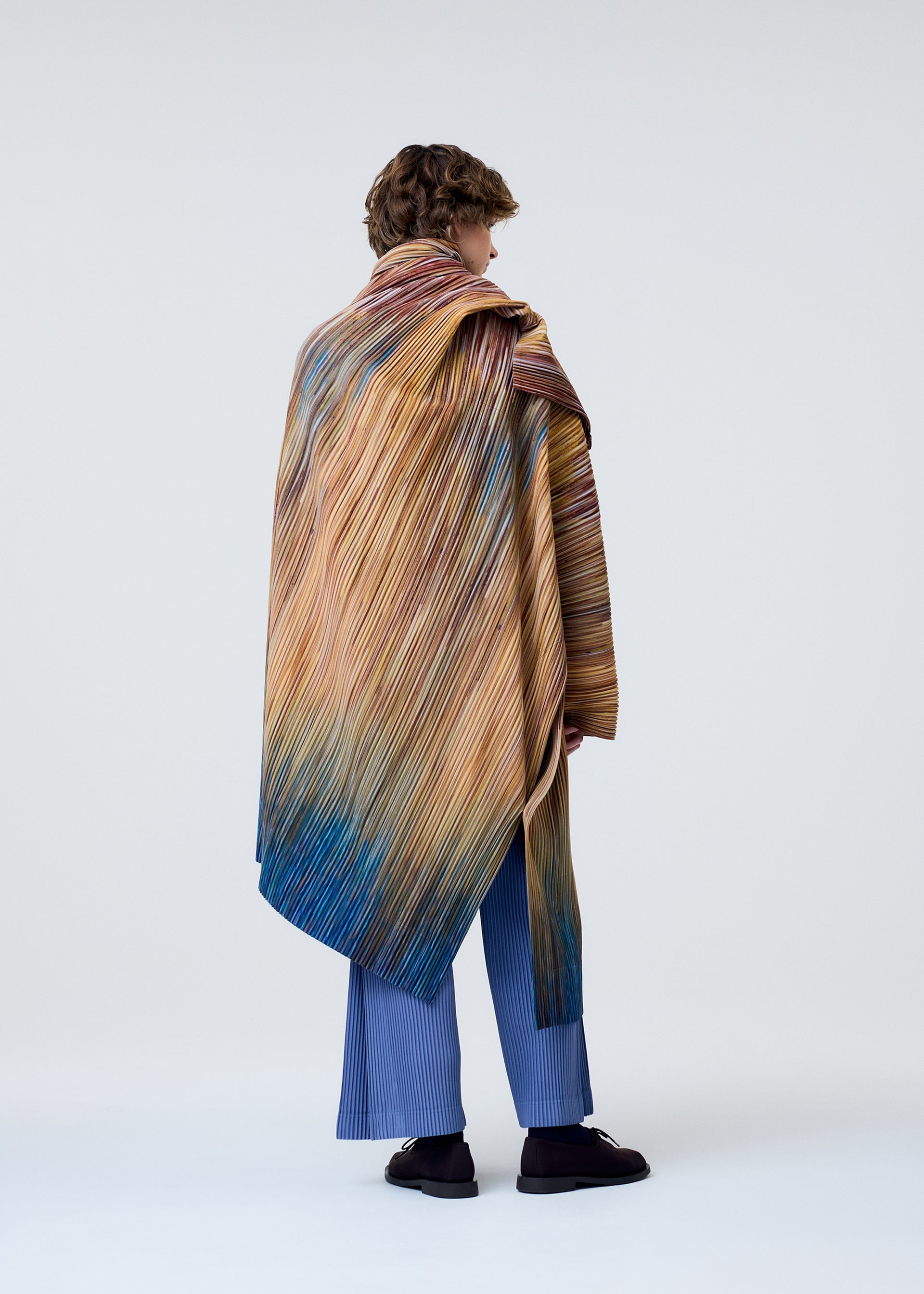 PAINT BRUSH CLOSE-UP Coat Brown – ISSEY MIYAKE EU