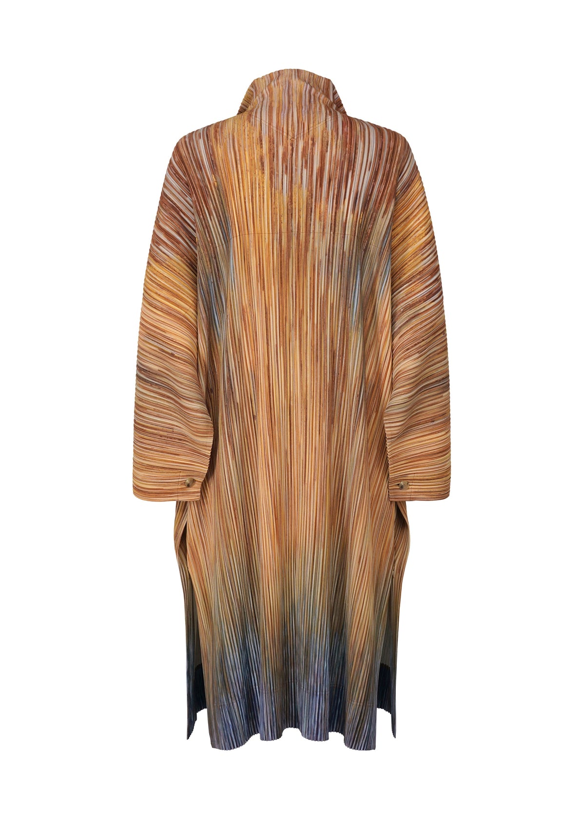 A detail shot of the Homme Plisse Issey Miyake PAINT BRUSH CLOSE UP prêt à porter.