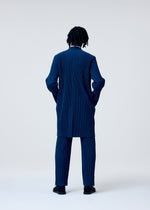 A model wears the HOMME PLISSE ISSEY MIYAKE TAILORED PLEATS 1 prêt à porter.