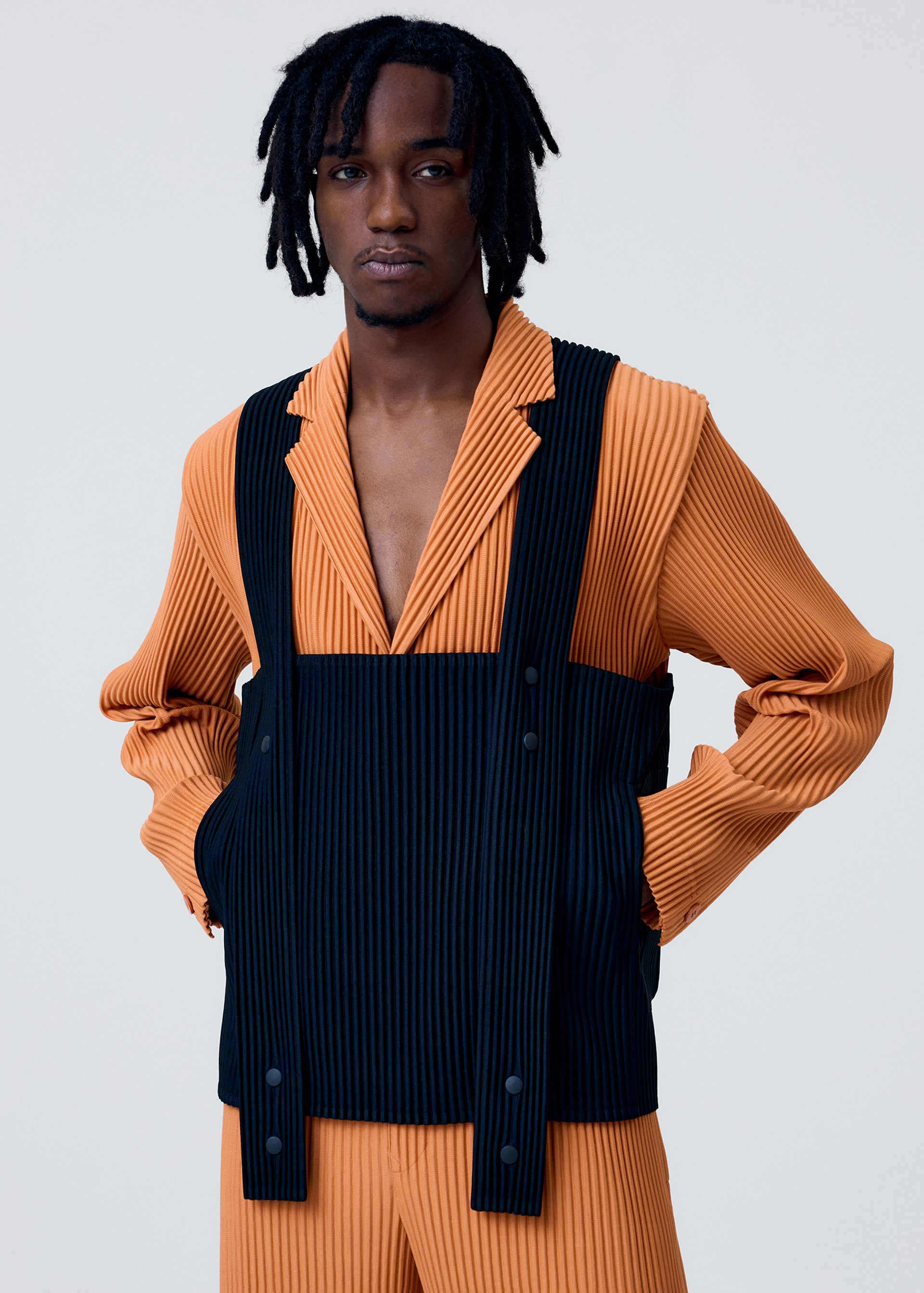 【未使用品】Mia ASTERISM sleeveless down vest PAINTER'S GEAR Vest Duomo Door Green – ISSEY MIYAKE EU
