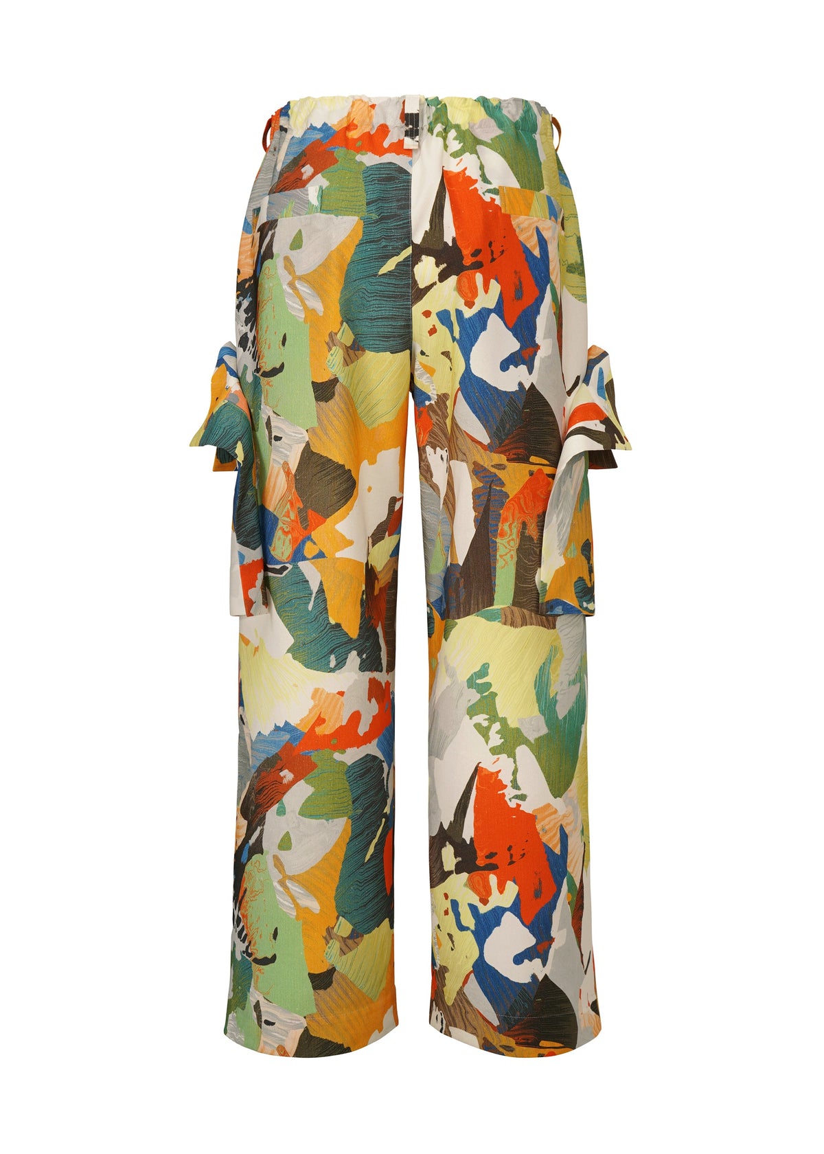 A detail shot of the HOMME PLISSÉ ISSEY MIYAKE PALETTE MARBLED trousers.