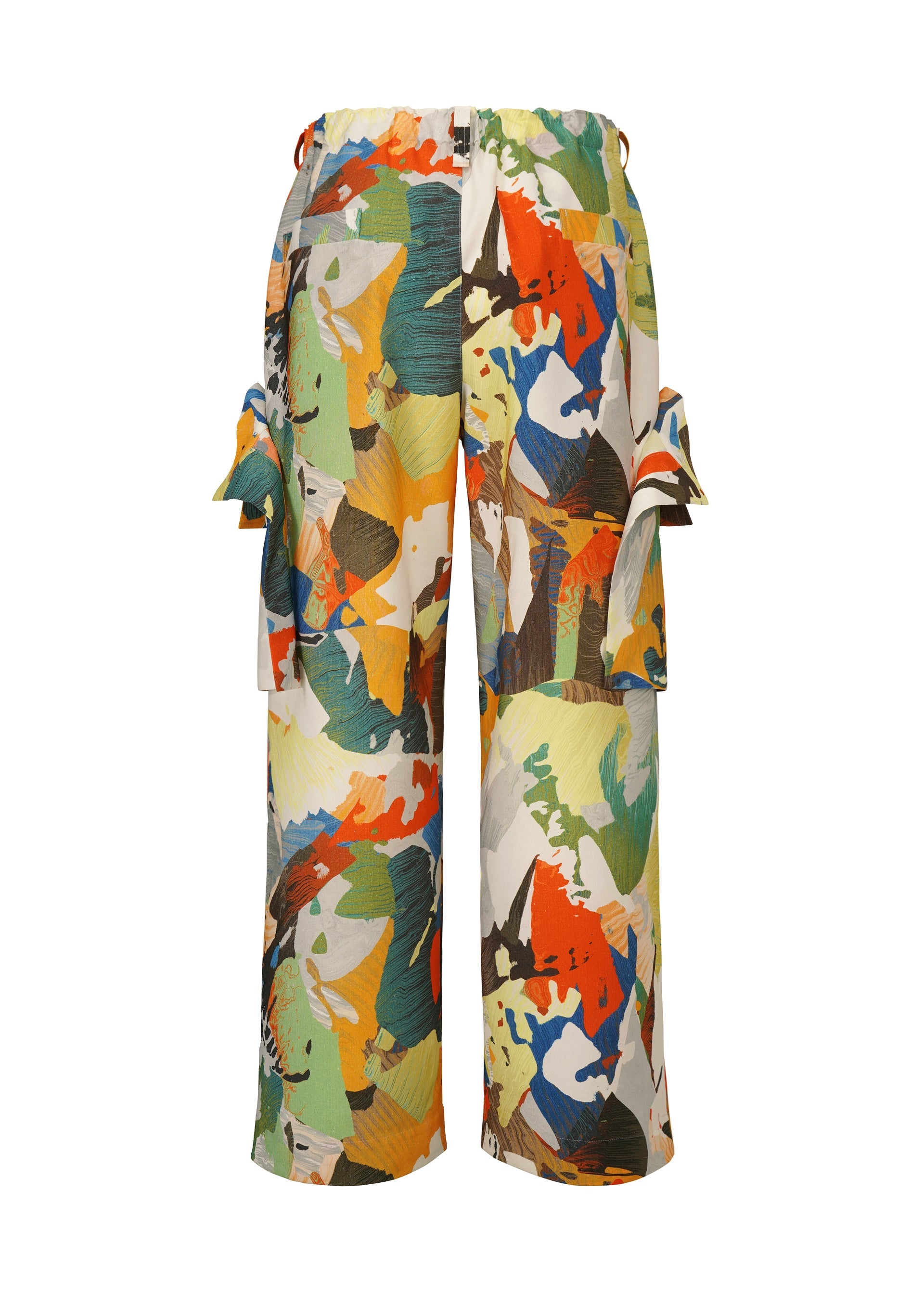 A detail shot of the HOMME PLISSÉ ISSEY MIYAKE PALETTE MARBLED trousers.