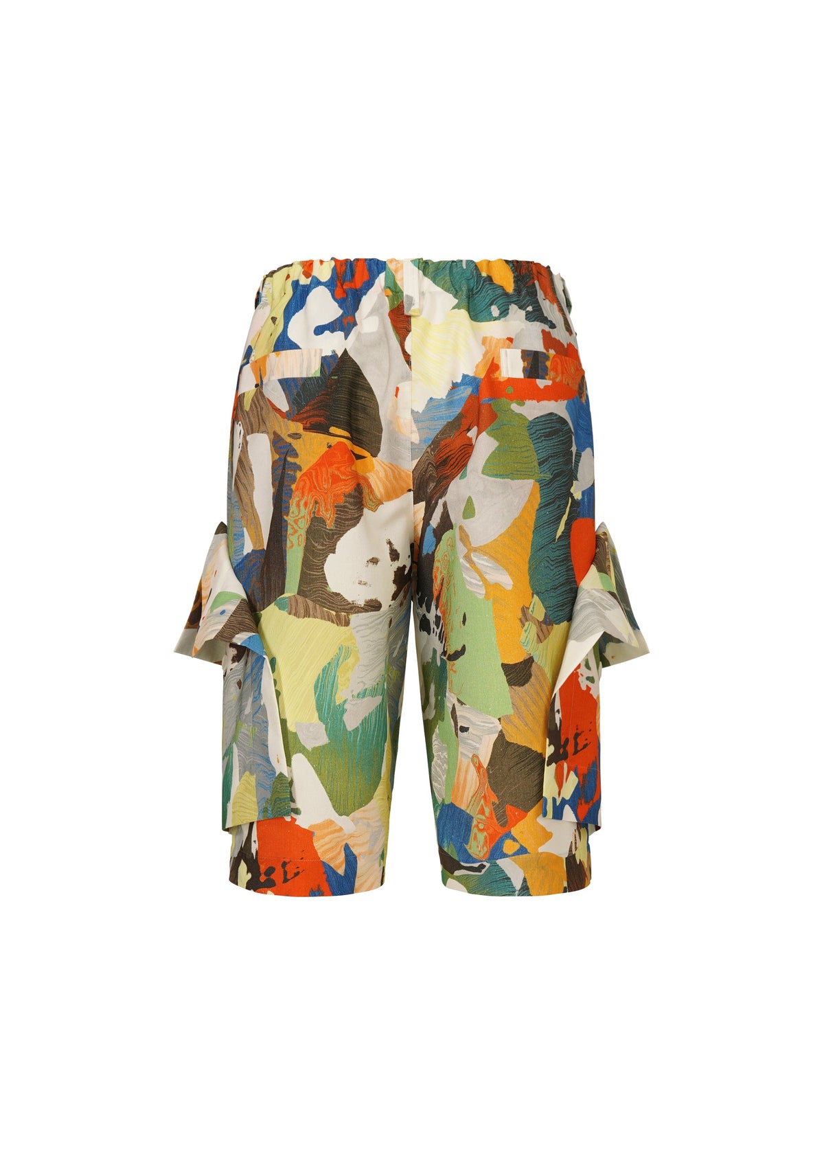 A detail shot of the HOMME PLISSÉ ISSEY MIYAKE PALETTE MARBLED trousers.