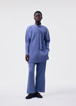 A model wears the HOMME PLISSE ISSEY MIYAKE MONTHLY COLORS FEBRUARY prêt à porter.
