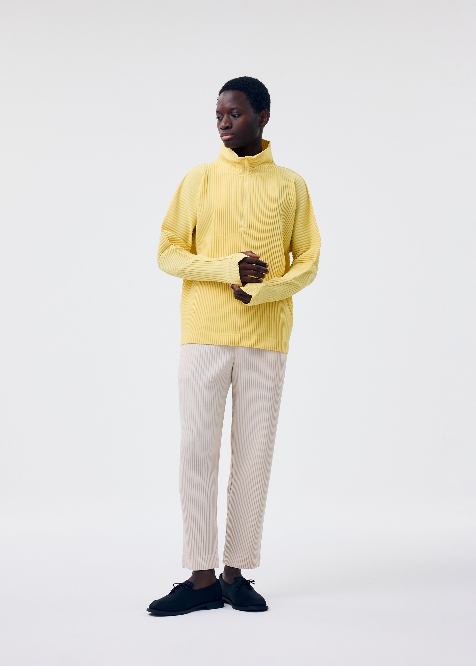 MONTHLY COLORS : MARCH Top Duomo Beige – ISSEY MIYAKE EU
