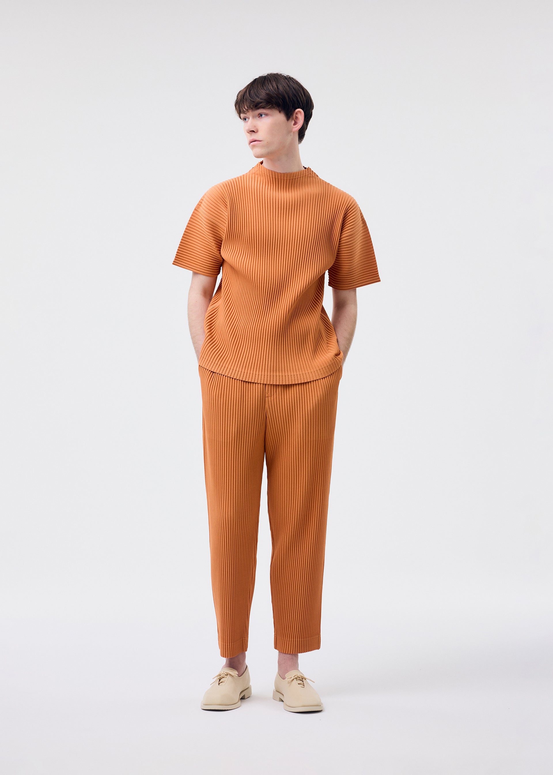 MONTHLY COLORS : MARCH Top Black – ISSEY MIYAKE EU