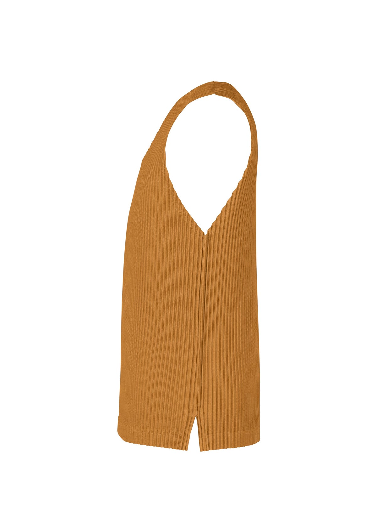 A detail shot of the HOMME PLISSÉ ISSEY MIYAKE MONTHLY COLORS : JUNE t-shirt.