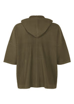 A detail shot of the HOMME PLISSÉ ISSEY MIYAKE MONTHLY COLORS : JUNE t-shirt.