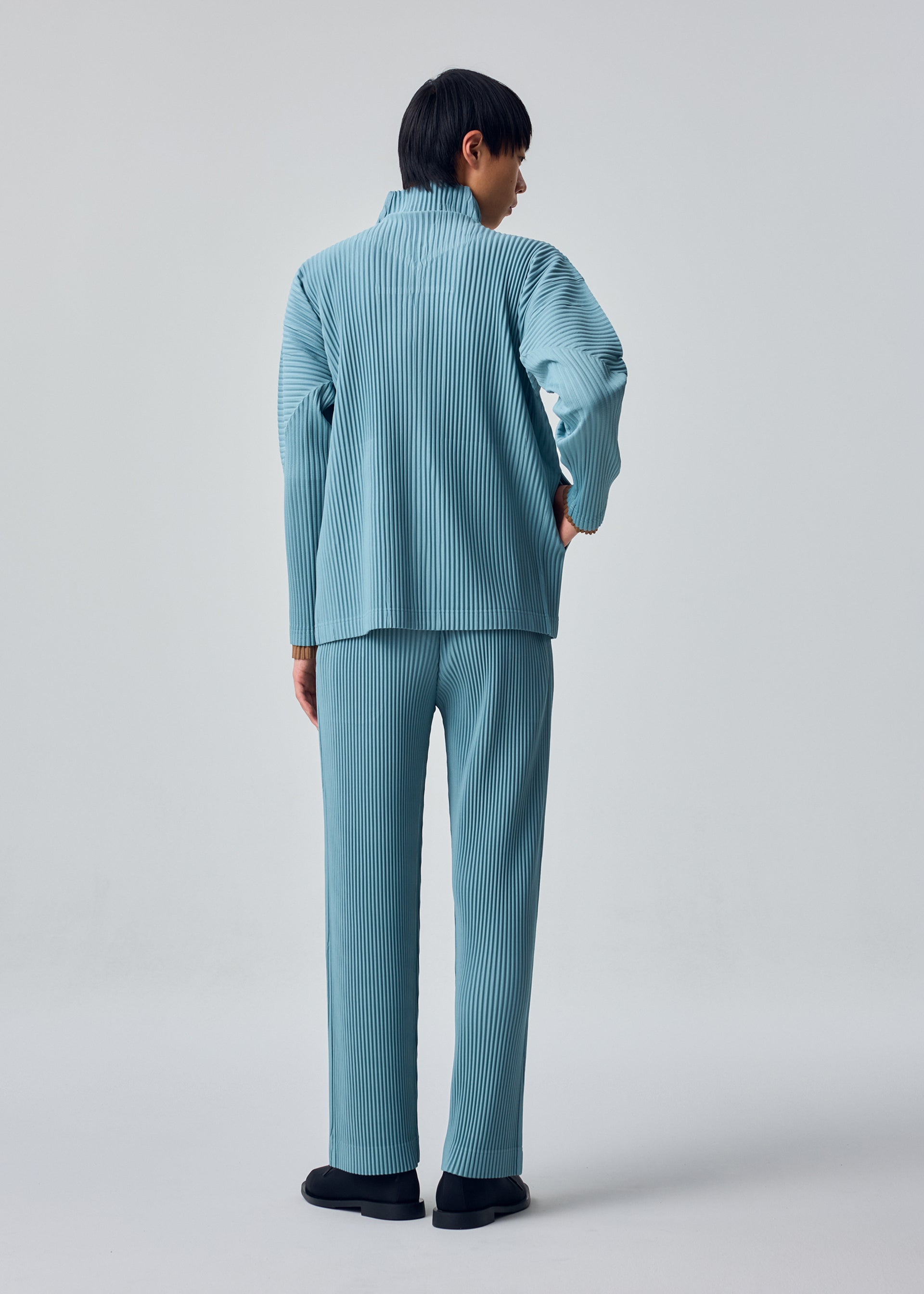 COLOR PLEATS 2 Trousers Shade Brown – ISSEY MIYAKE EU