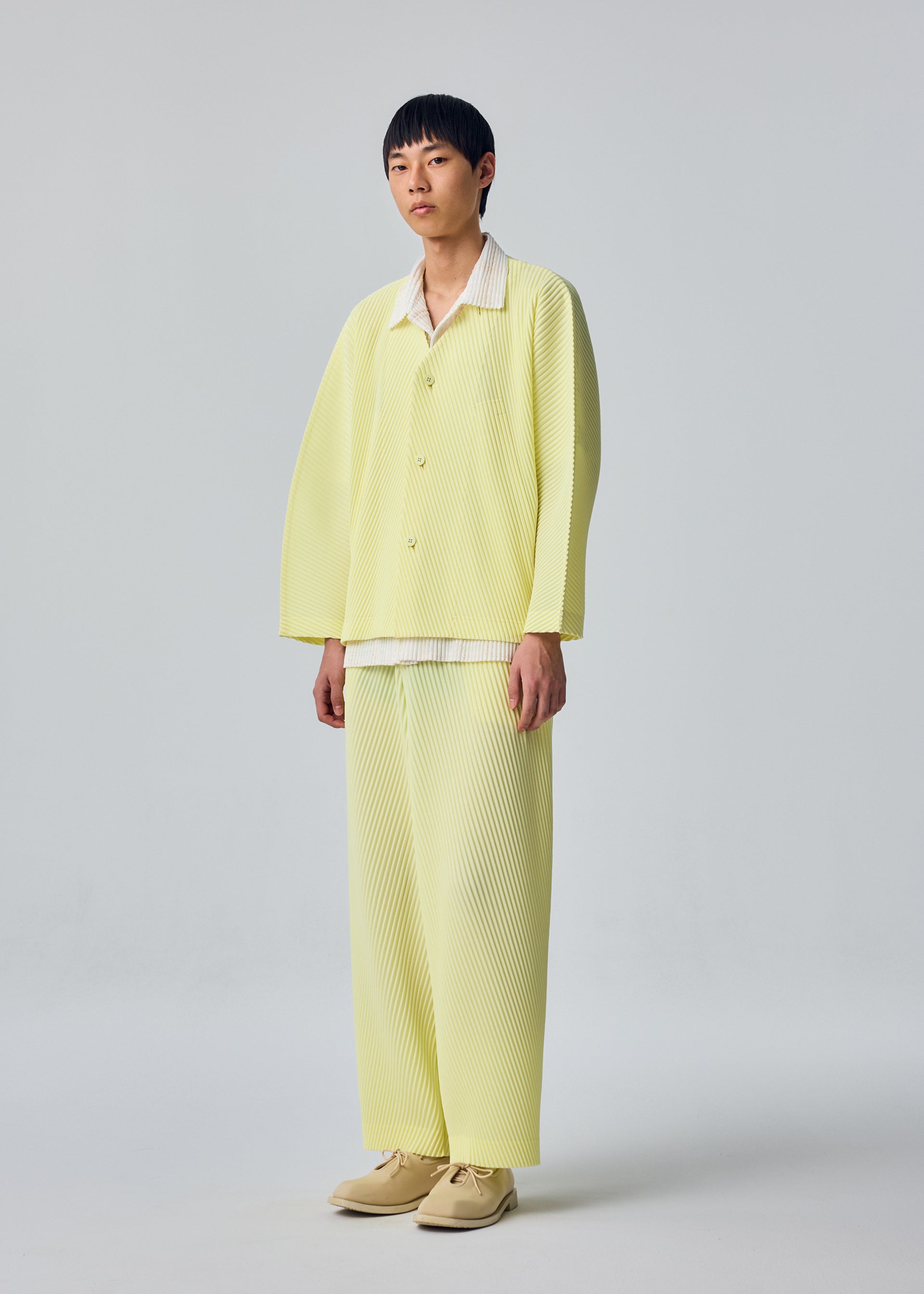 SLASH Trousers Dim Green – ISSEY MIYAKE EU