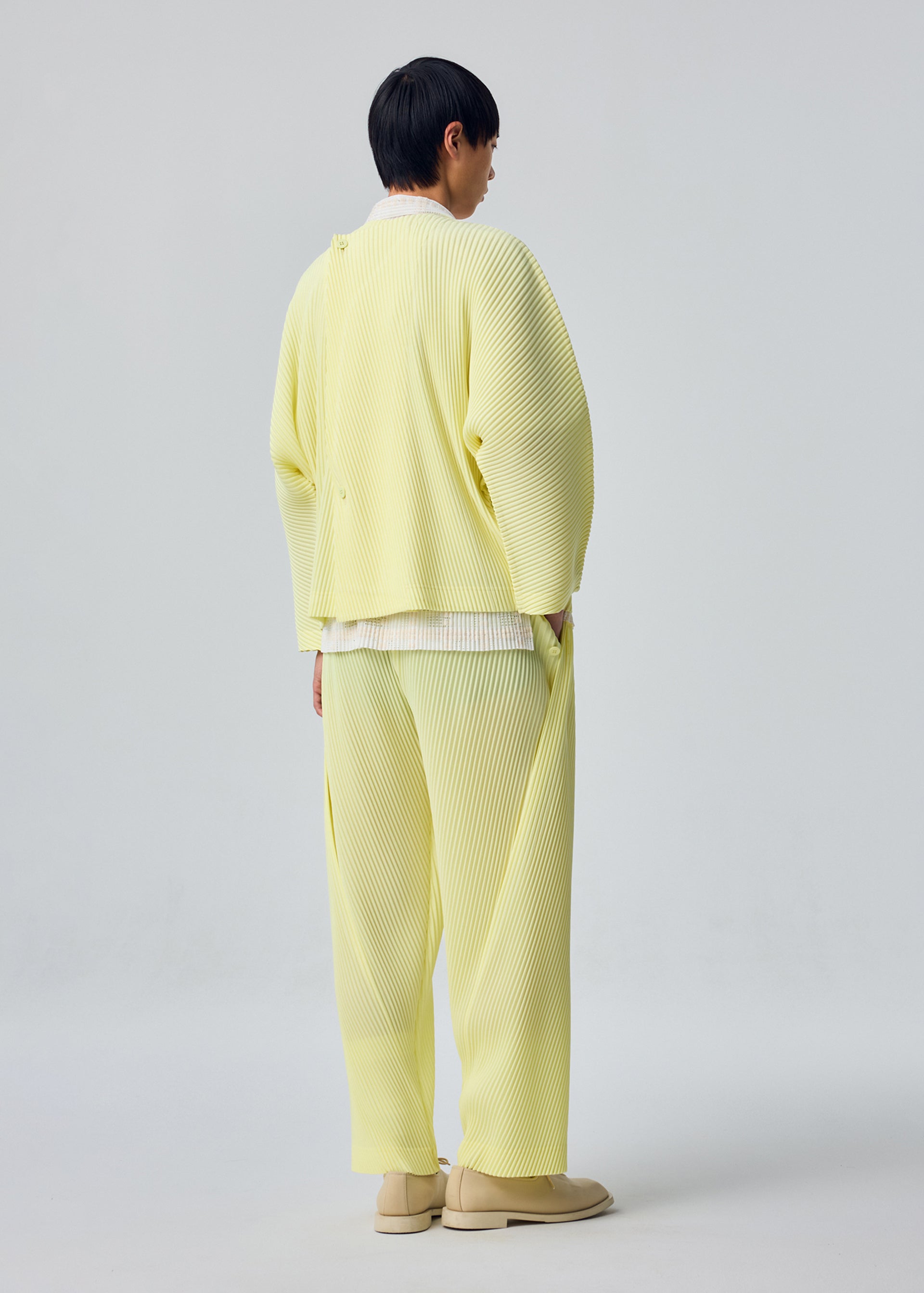 SLASH Trousers Dim Green – ISSEY MIYAKE EU