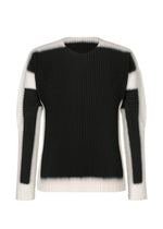 A product shot of the HOMME PLISSÉ ISSEY MIYAKE FRAMEWORK : CHUSEN shirt in black.