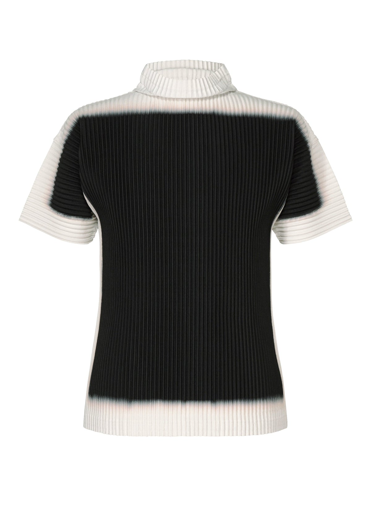 A product shot of the HOMME PLISSÉ ISSEY MIYAKE FRAMEWORK : CHUSEN shirt in black.
