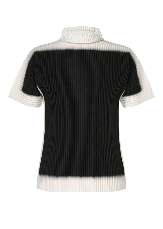 A product shot of the HOMME PLISSÉ ISSEY MIYAKE FRAMEWORK : CHUSEN shirt in black.