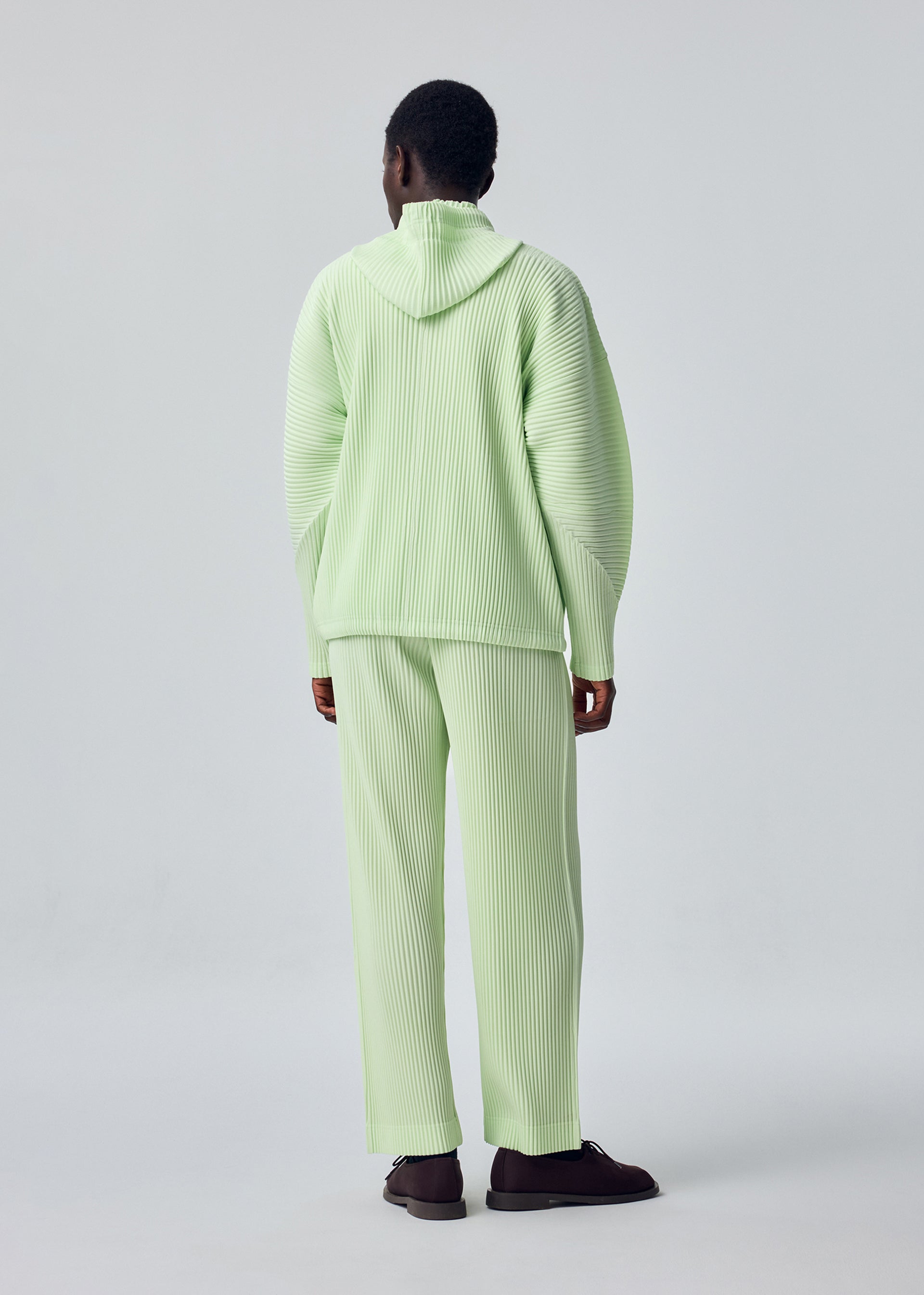 MONTHLY COLORS : JULY Blouson Shine Green – ISSEY MIYAKE EU