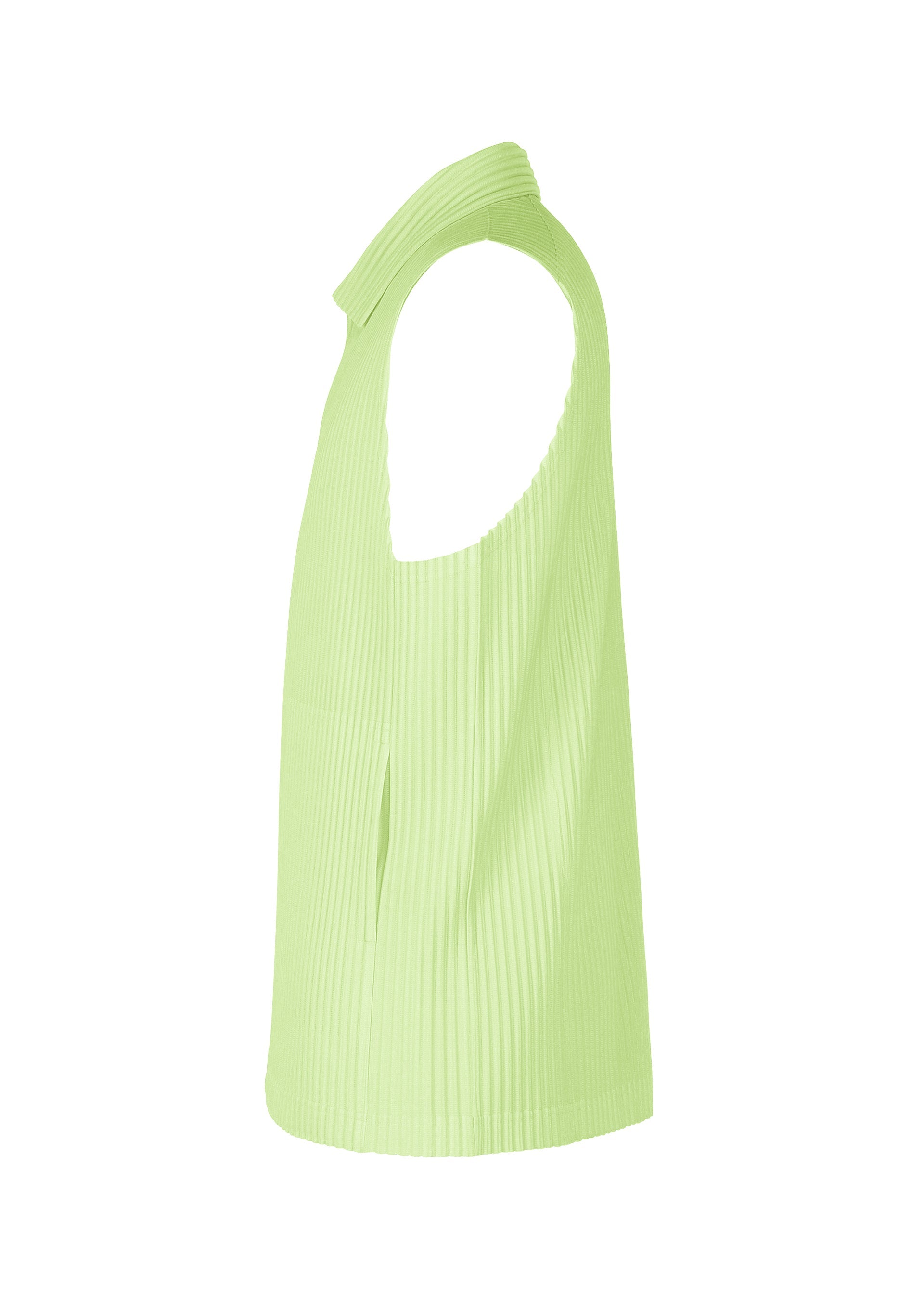 A detail shot of the HOMME PLISSÉ ISSEY MIYAKE MONTHLY COLORS : JULY polo shirt.