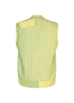 A detail shot of the HOMME PLISSÉ ISSEY MIYAKE IN THE SHADOW KNIT cardigan.