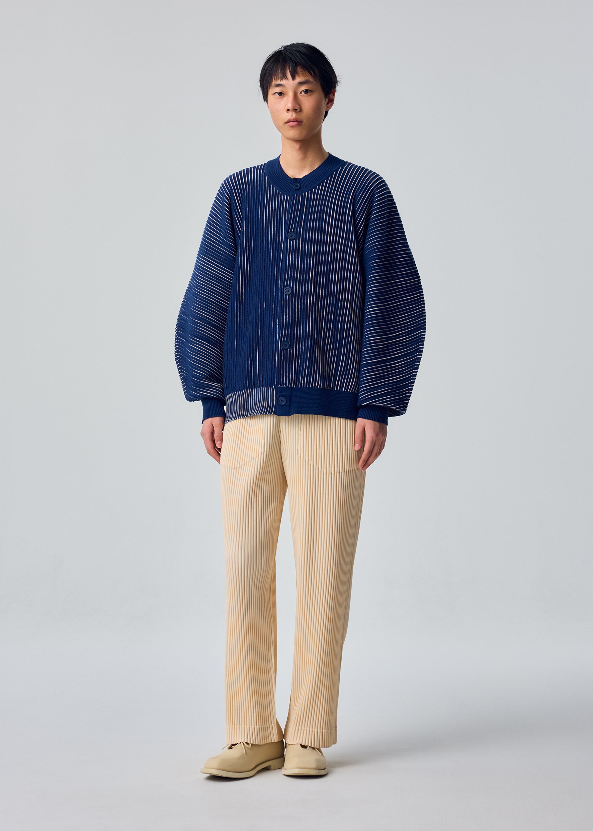 IN THE SHADOW KNIT Knit Black – ISSEY MIYAKE EU