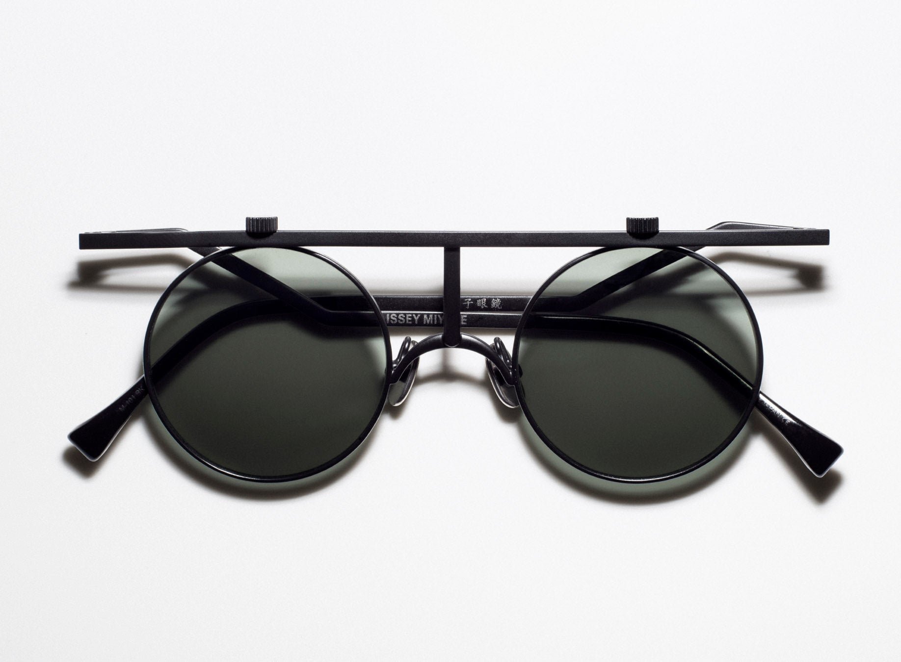 ISSEY MIYAKE EYES – ISSEY MIYAKE EU