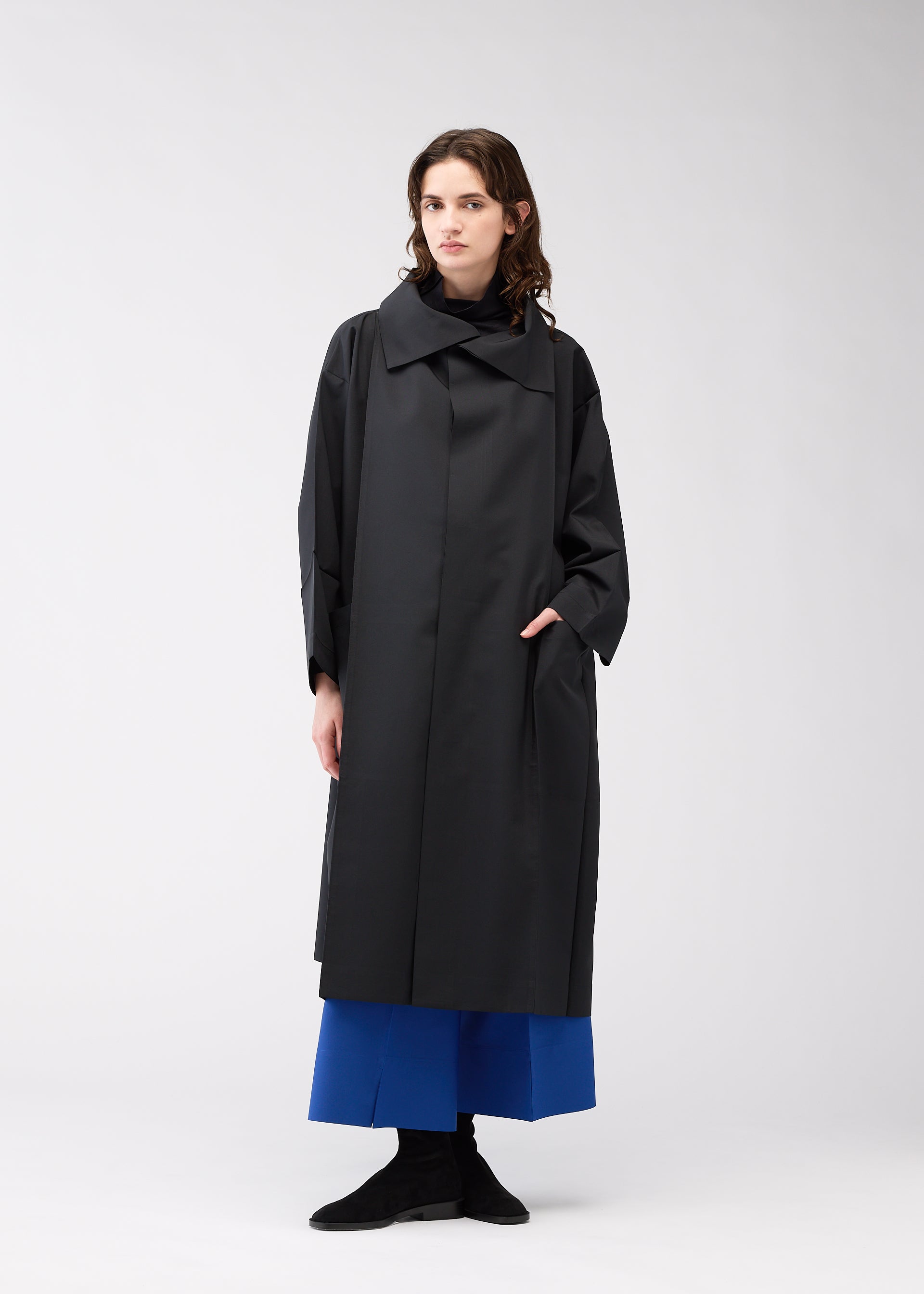 ISSEY MIYAKE ブラック ロングコート　132 5. 132 5. FLAT 2 Coat Black – ISSEY MIYAKE EU