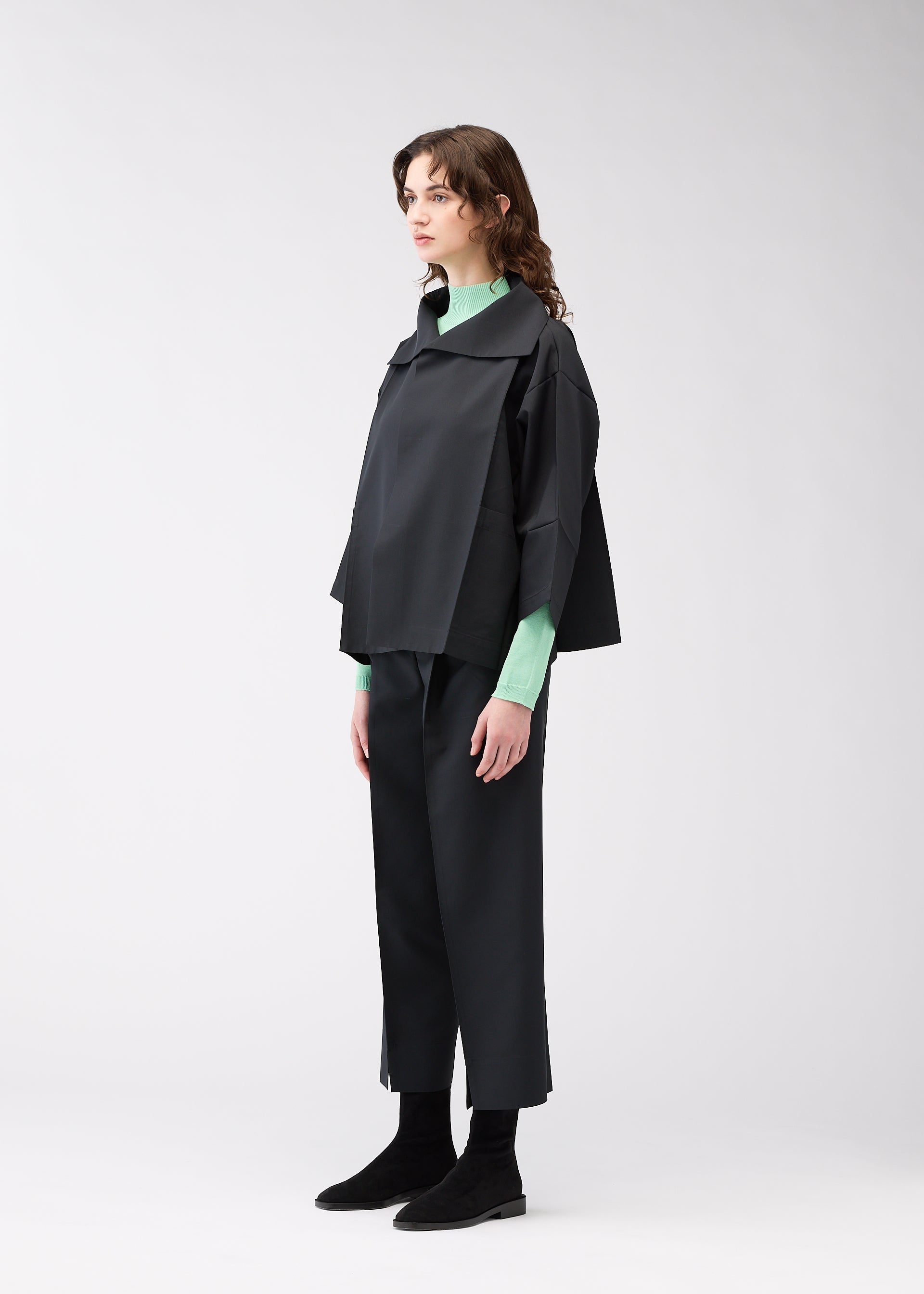132 5. FLAT 1 Jacket White – ISSEY MIYAKE EU