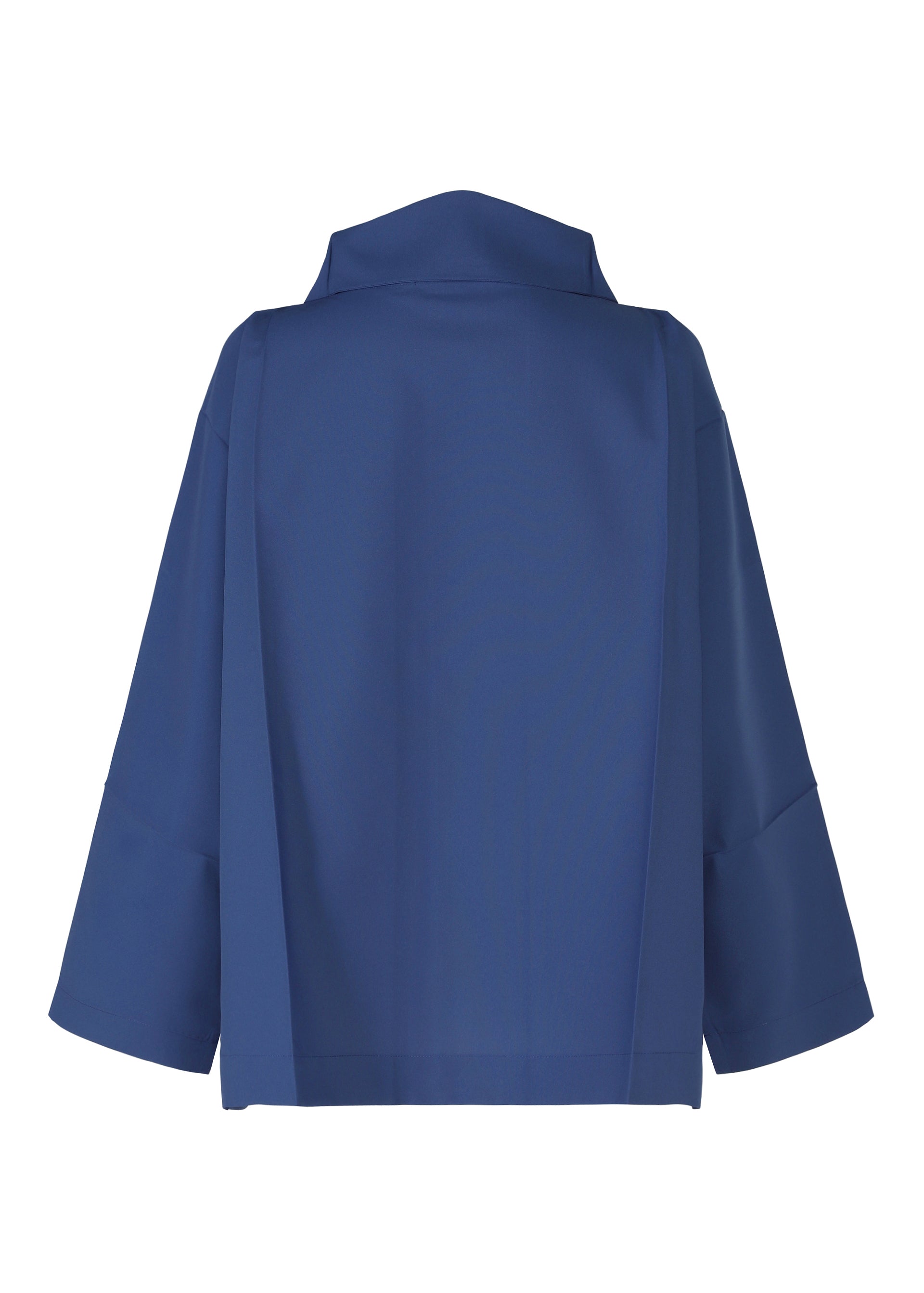 A detail shot of the 132 5. Issey Miyake 132 5. FLAT 2 jacket.