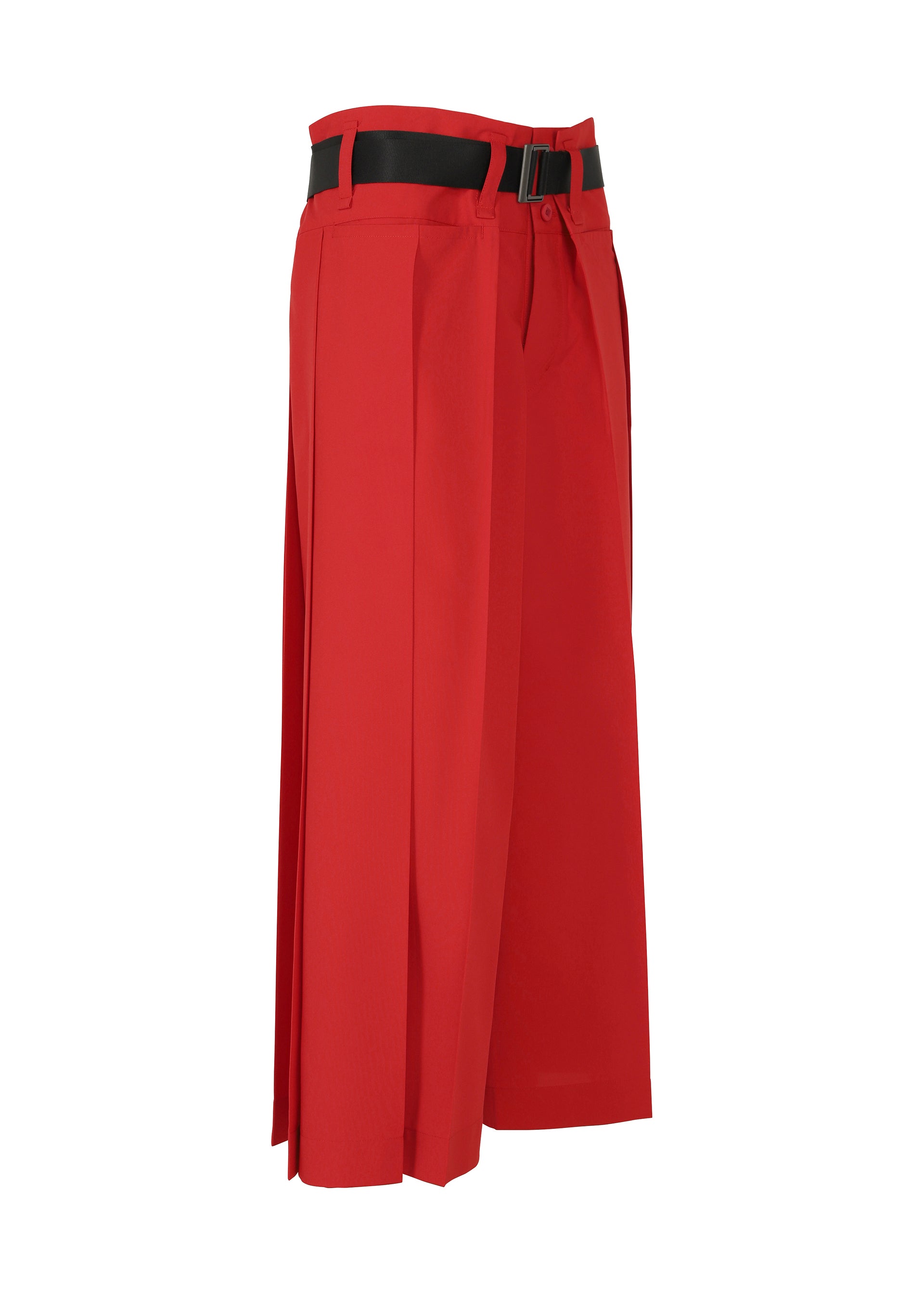 A detail shot of the 132 5. ISSEY MIYAKE FLAT SIDE FOLD trousers.