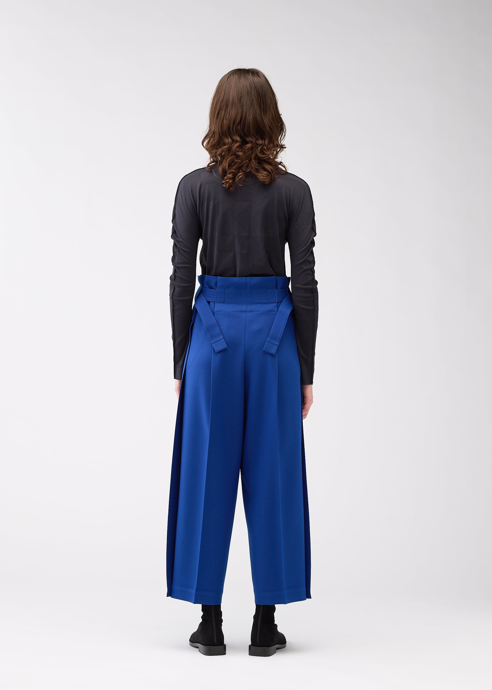 WOOL LIKE FLAT TUCK Trousers Black – ISSEY MIYAKE EU