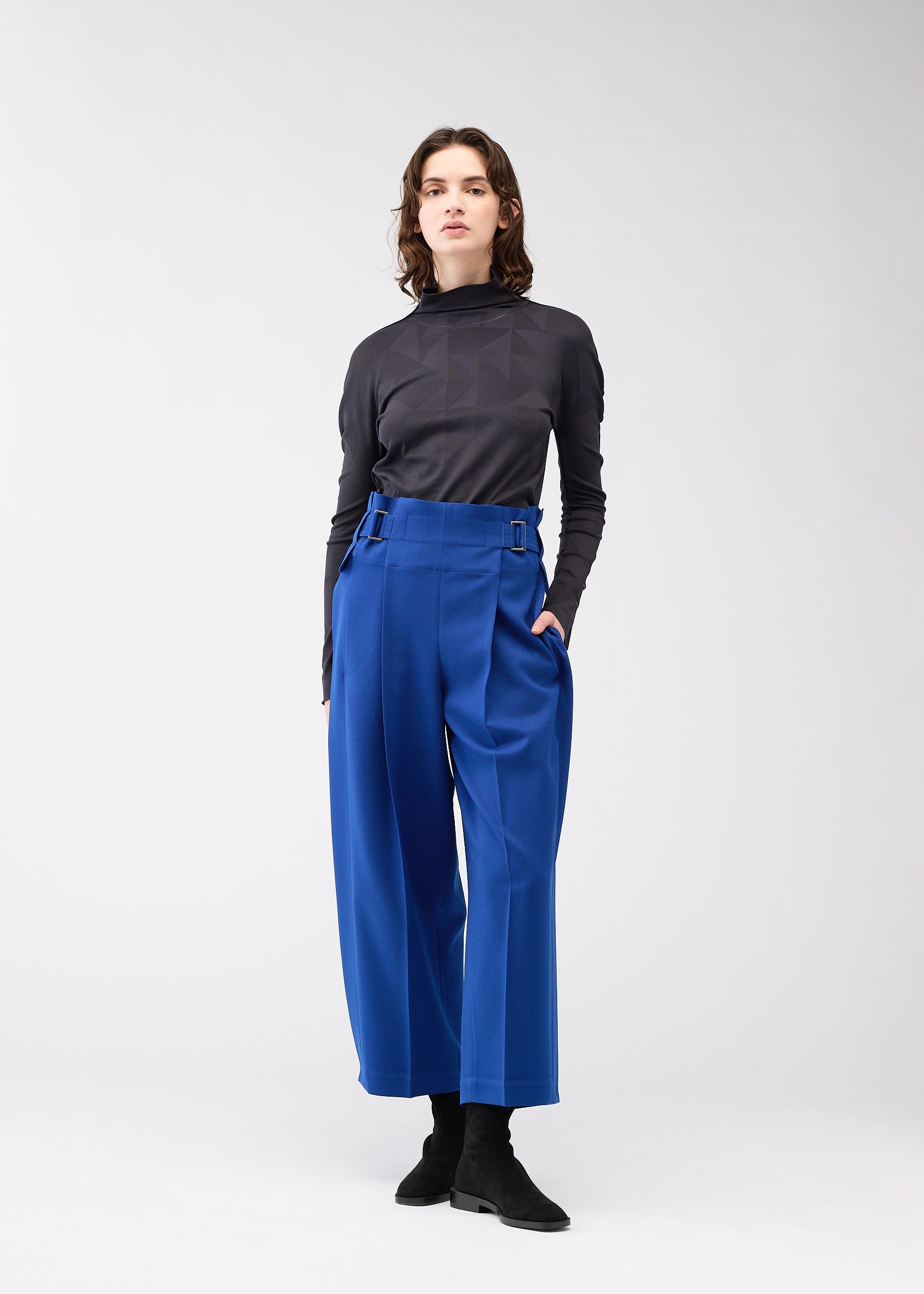 WOOL LIKE FLAT TUCK Trousers Black – ISSEY MIYAKE EU