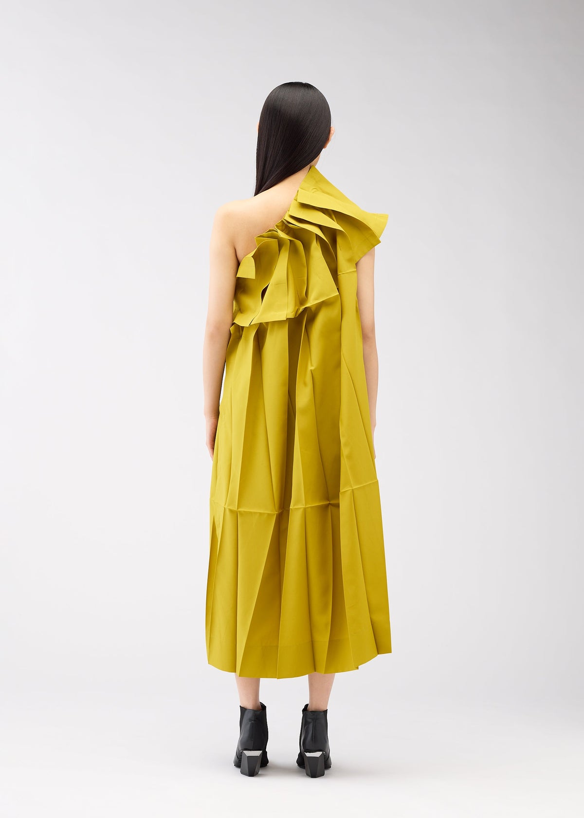 A model wears the 132 5. Issey Miyake NO.3 dress.