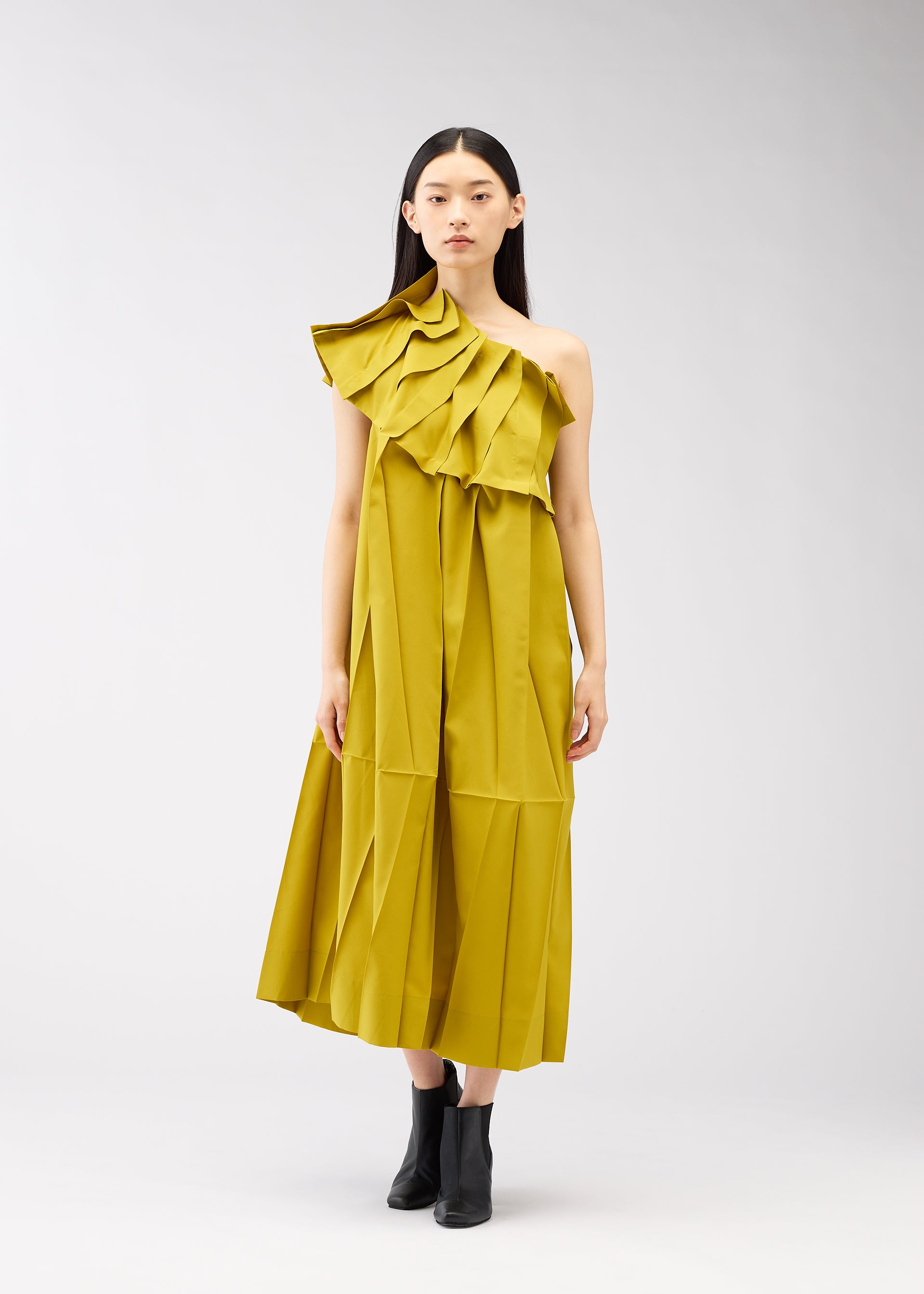 NO.3 Dress Black – ISSEY MIYAKE EU