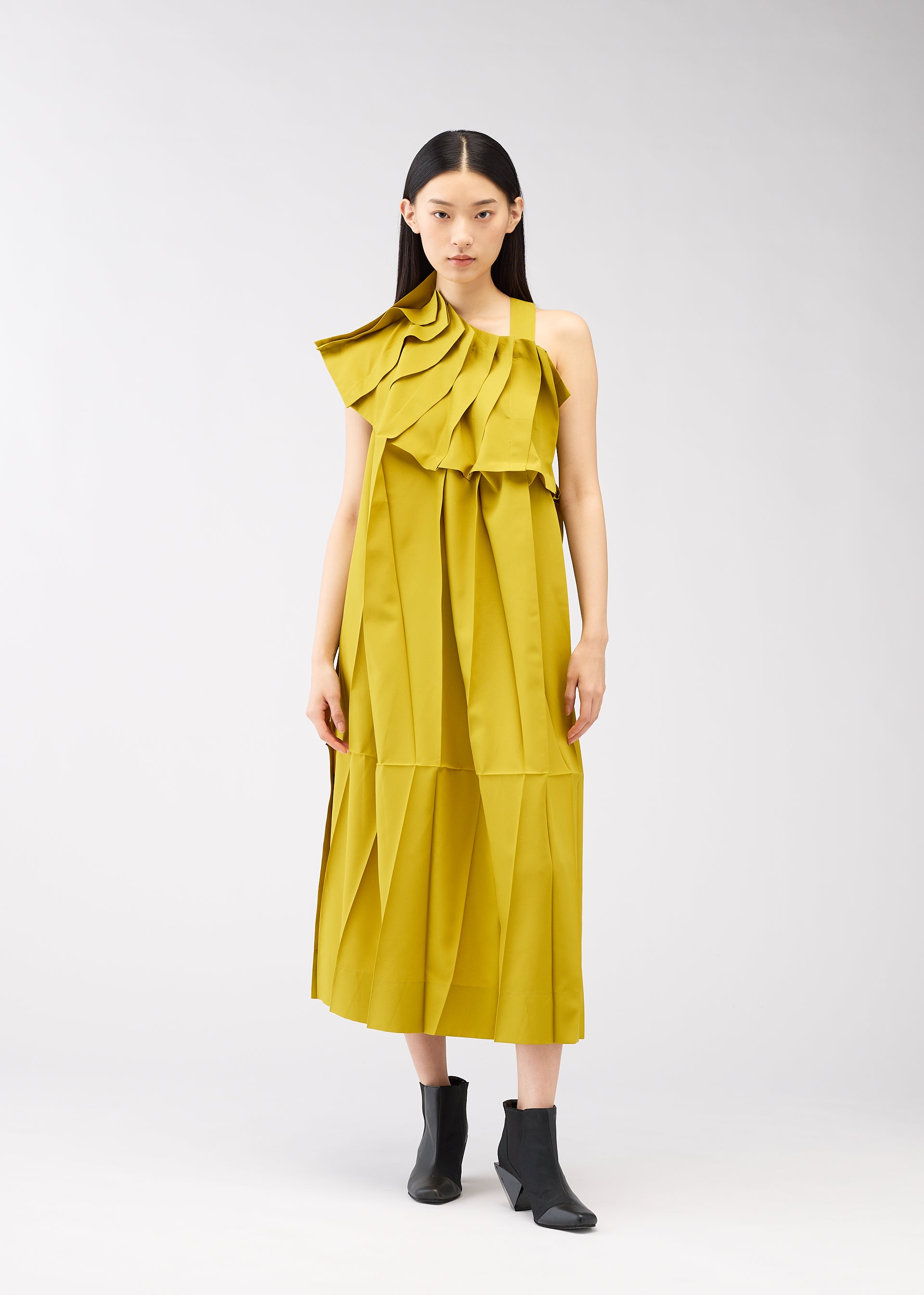 NO.3 Dress Black – ISSEY MIYAKE EU