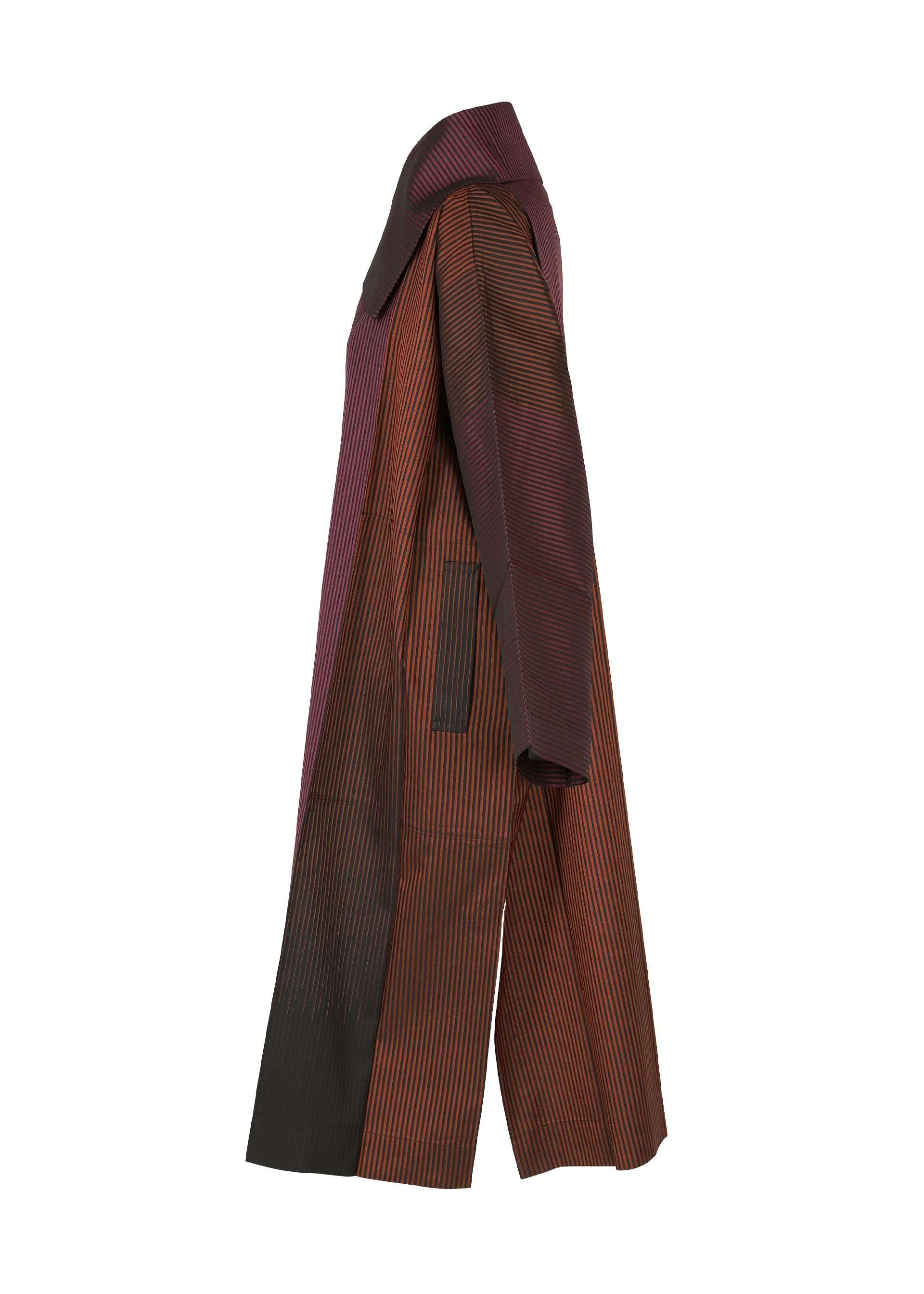 GRADATION COAT Coat Navy – ISSEY MIYAKE EU