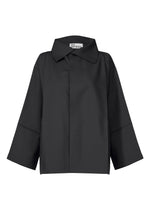 A product shot of the 132 5 ISSEY MIYAKE 132 5. FLAT 1 prêt à porter in black (15).