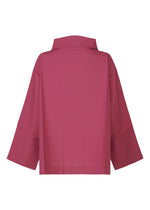 A detail shot of the 132 5 ISSEY MIYAKE 132 5. FLAT 1 prêt à porter.