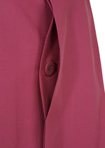 A detail shot of the 132 5 ISSEY MIYAKE 132 5. FLAT 1 prêt à porter.