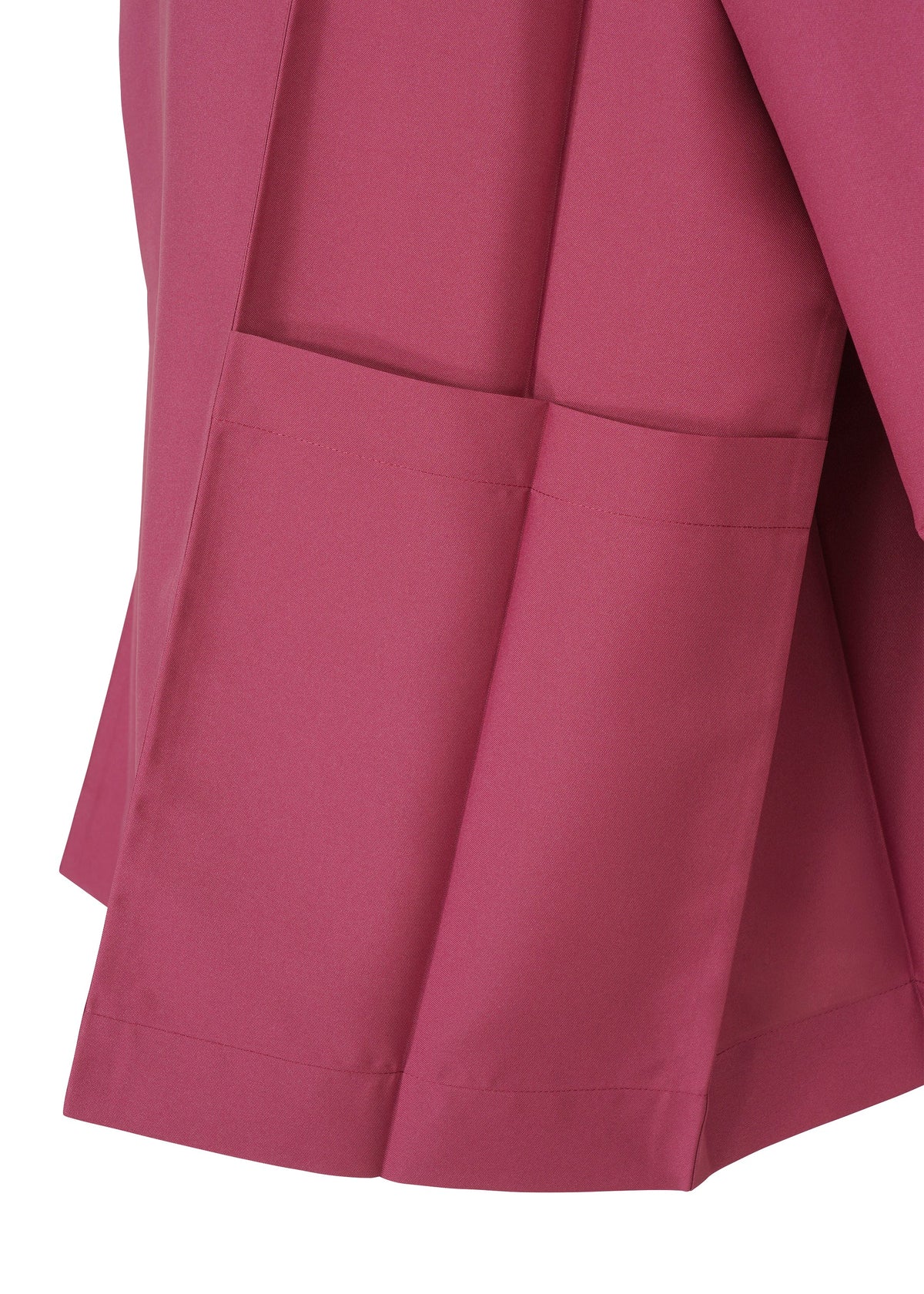 A detail shot of the 132 5 ISSEY MIYAKE 132 5. FLAT 1 prêt à porter.