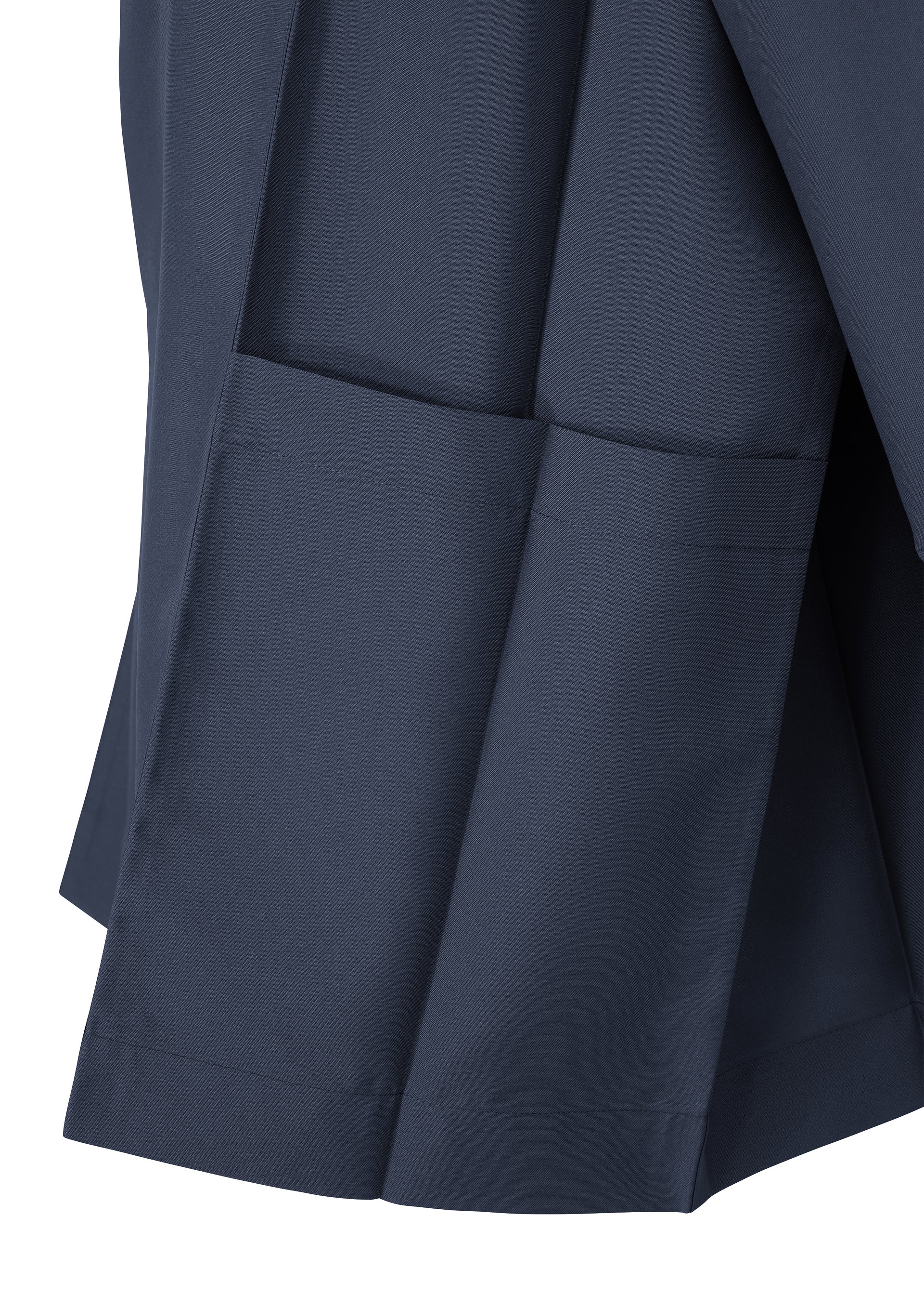 A detail shot of the 132 5. ISSEY MIYAKE 132 5. FLAT 2 jacket.
