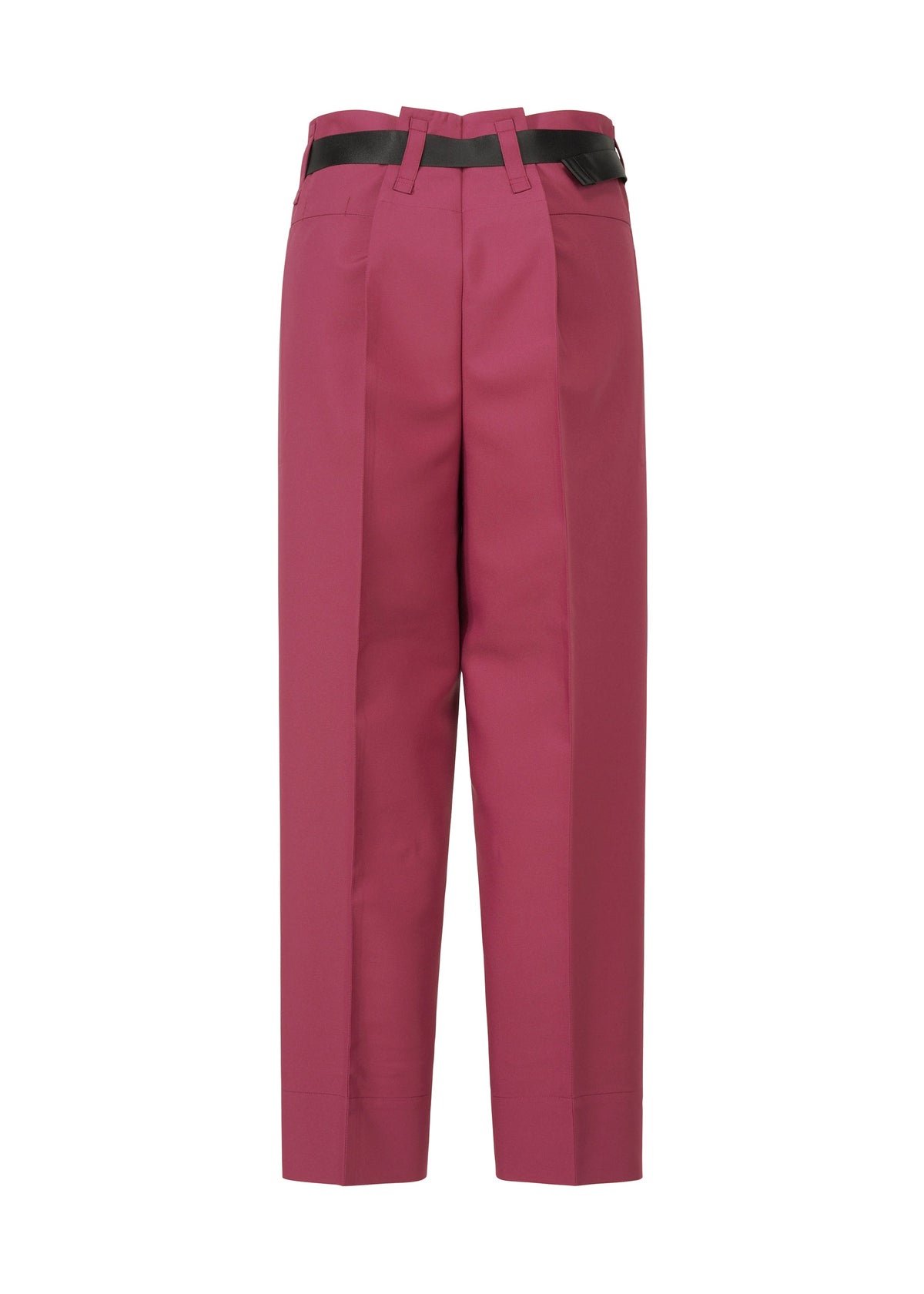 A detail shot of the 132 5 ISSEY MIYAKE 132 5. FLAT 1 prêt à porter.