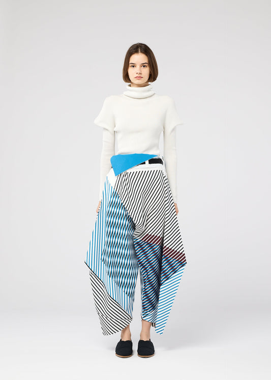 A model wears the 132 5. Issey Miyake NO.1 PAINT prêt à porter.