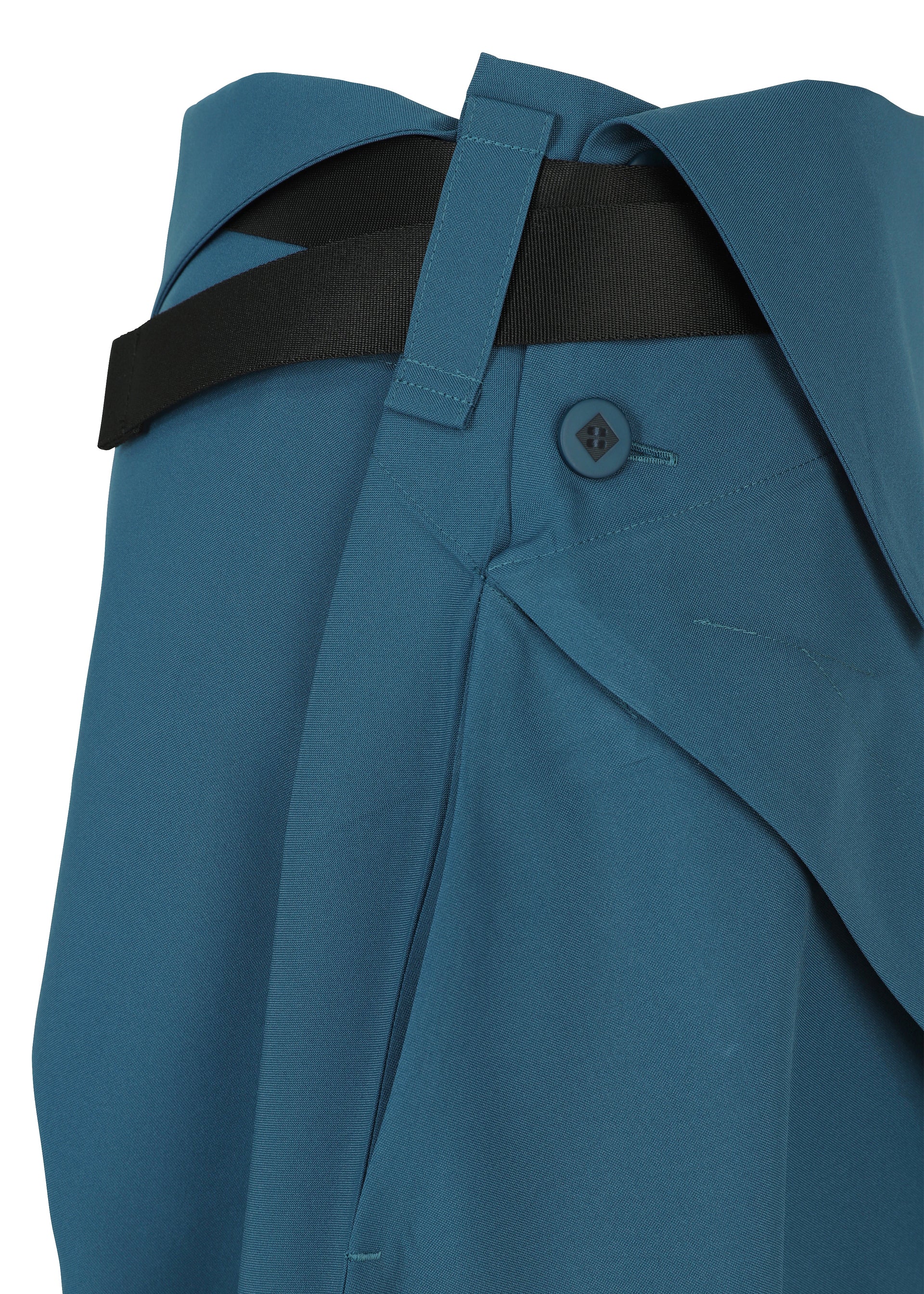 A detail shot of the 132 5. Issey Miyake FACET SOLID pants.