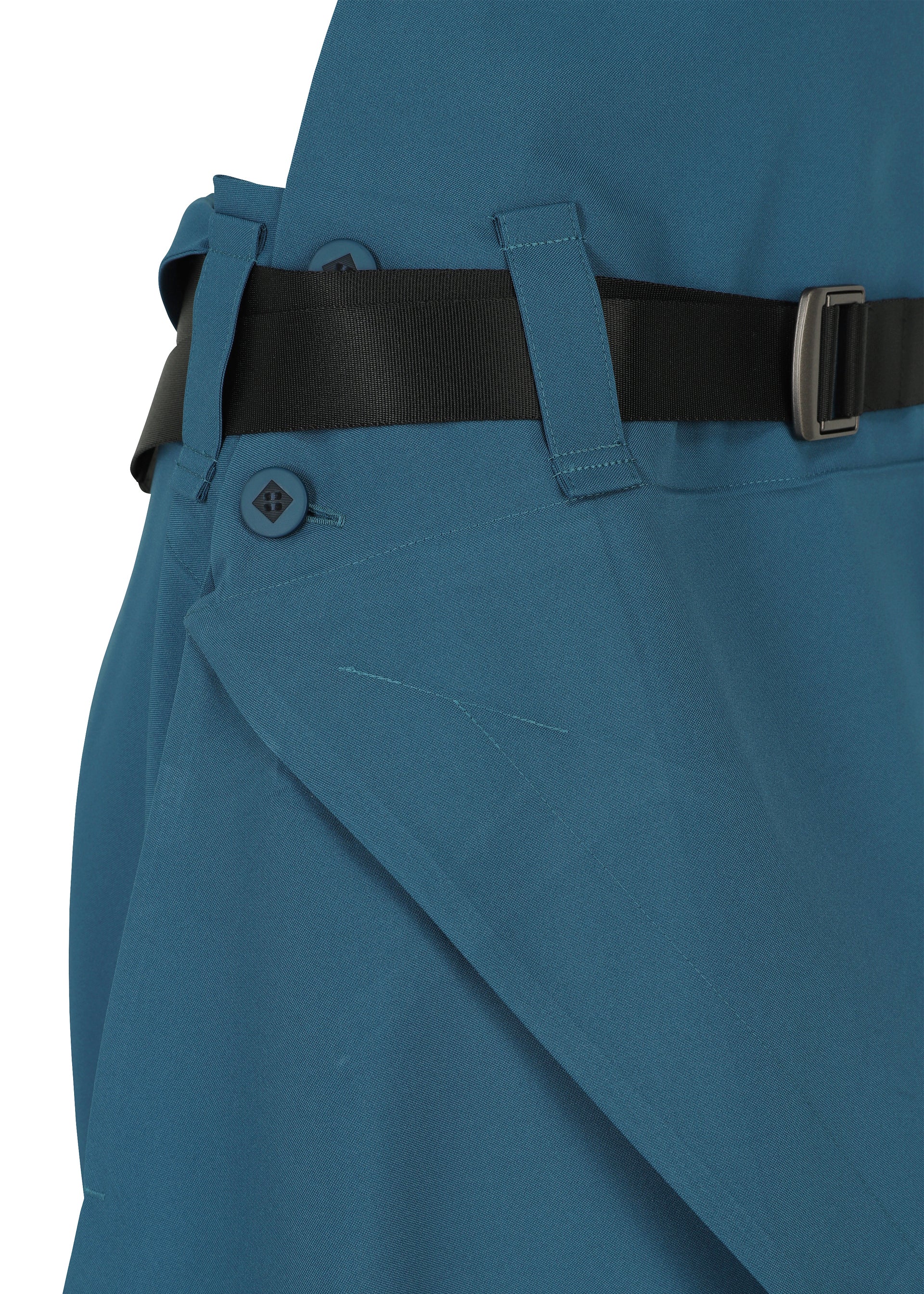 A detail shot of the 132 5. Issey Miyake FACET SOLID pants.