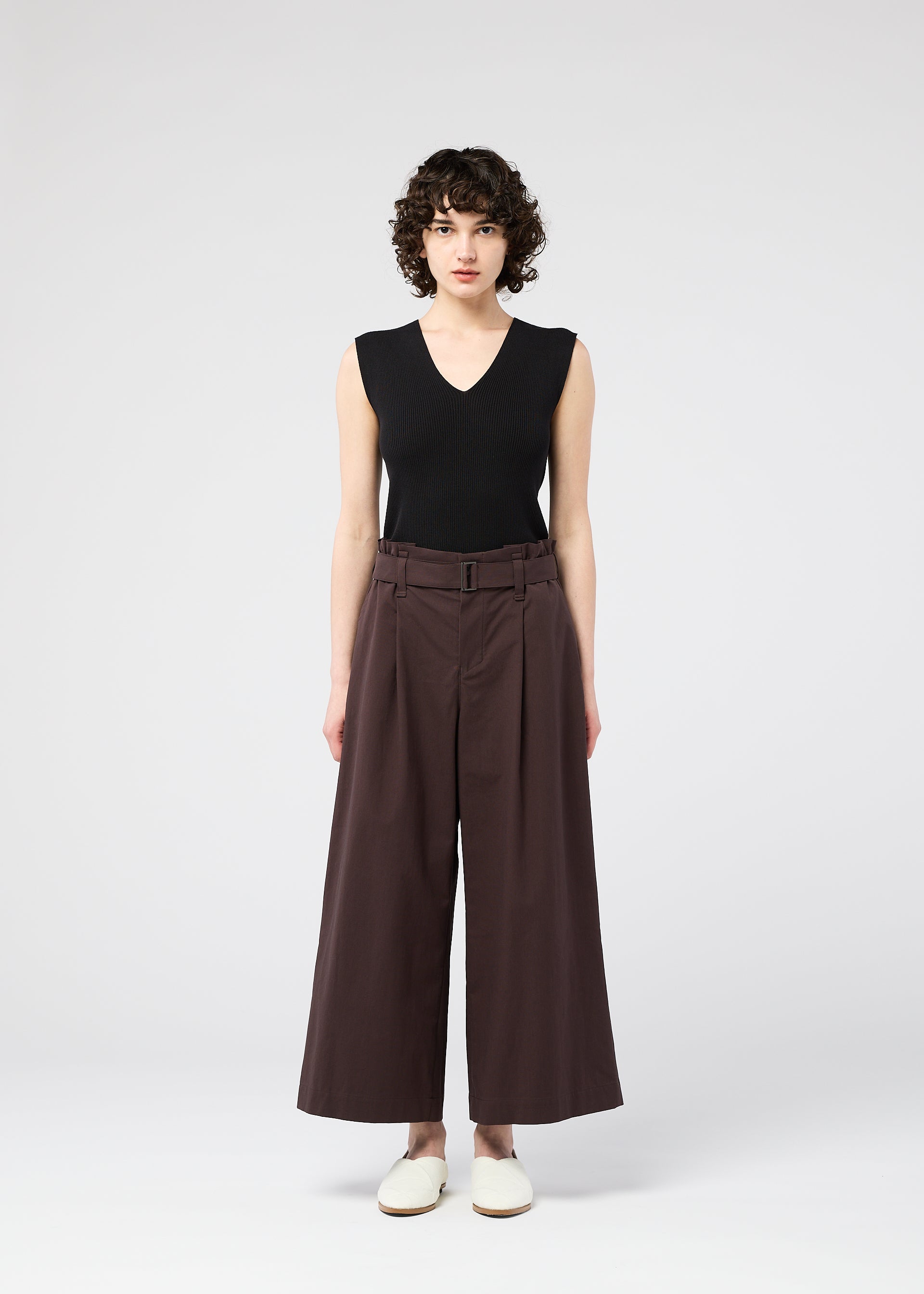 132 5.ISSEY MIYAKE サルエルパンツ　黒 SEAMLESS BOTTOMS BASIC – ISSEY MIYAKE ONLINE STORE