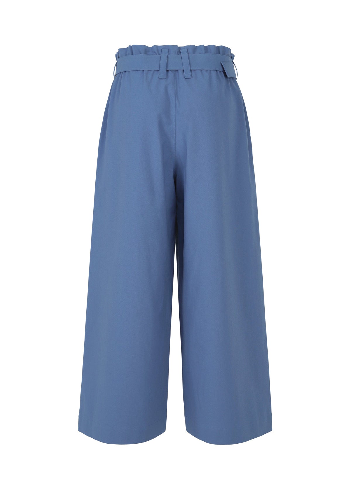 A detail shot of the 132 5. Issey Miyake WASHI STRETCH pants.