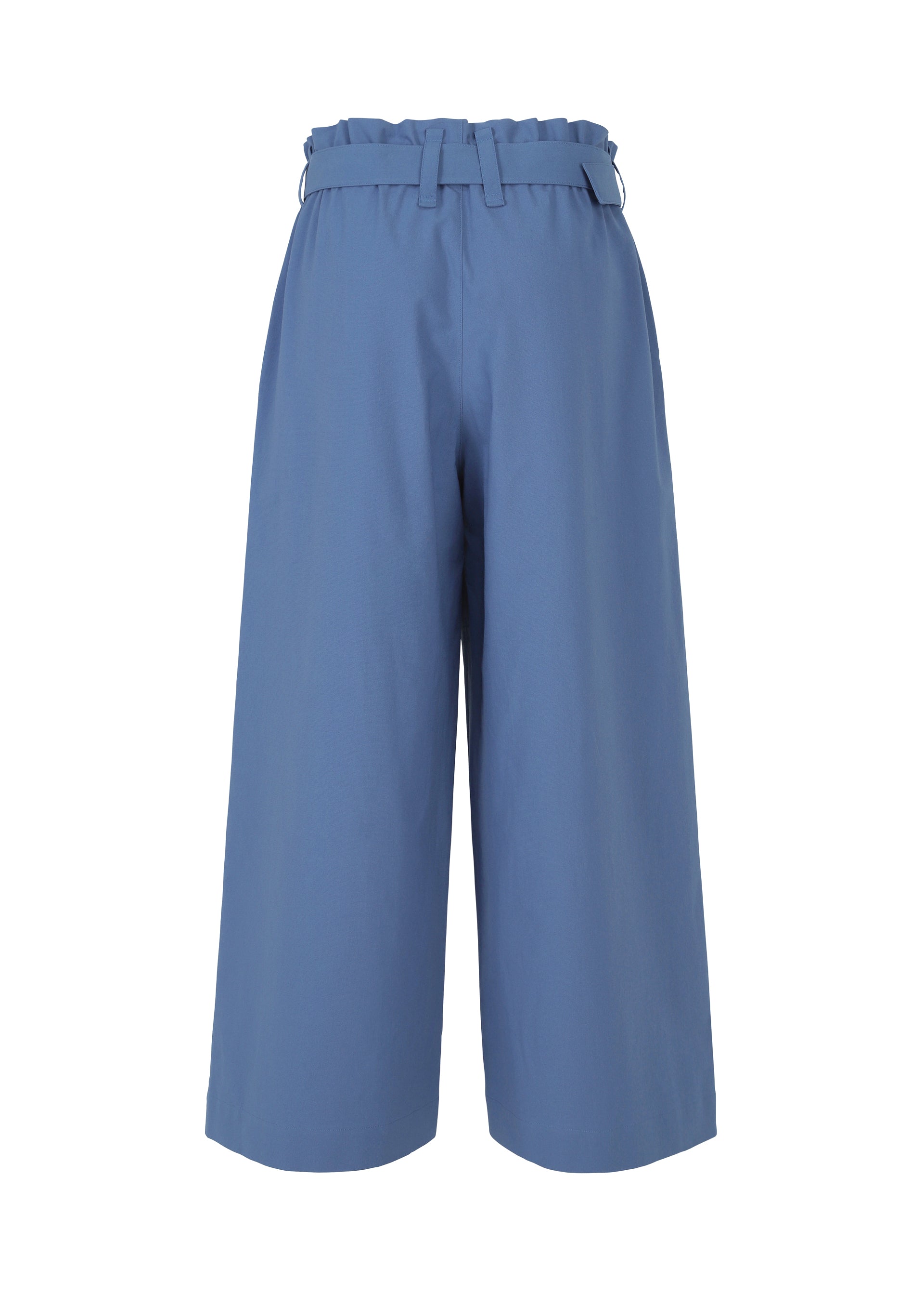A detail shot of the 132 5. Issey Miyake WASHI STRETCH pants.
