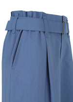 A detail shot of the 132 5. Issey Miyake WASHI STRETCH pants.